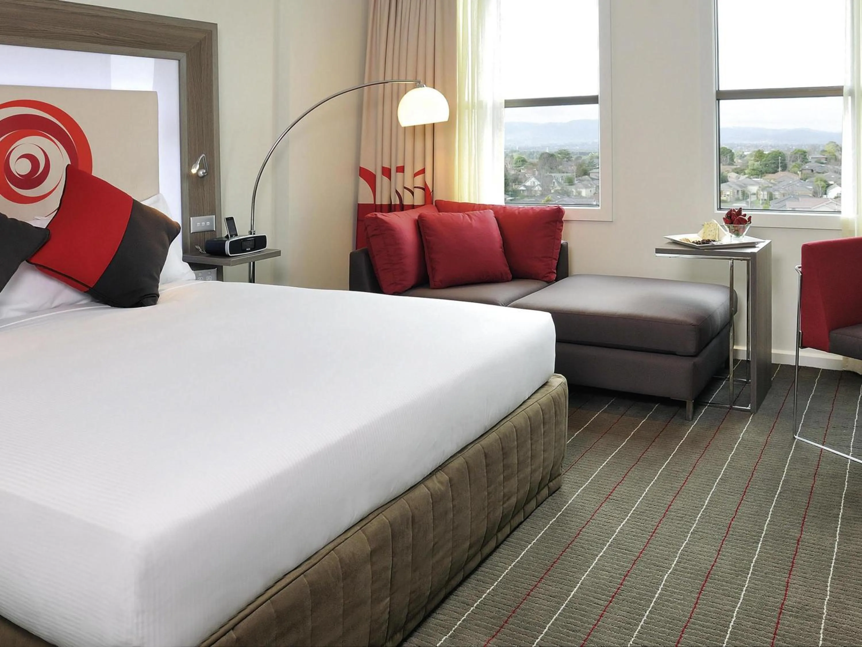 Bedroom, Bed in Novotel Melbourne Glen Waverley