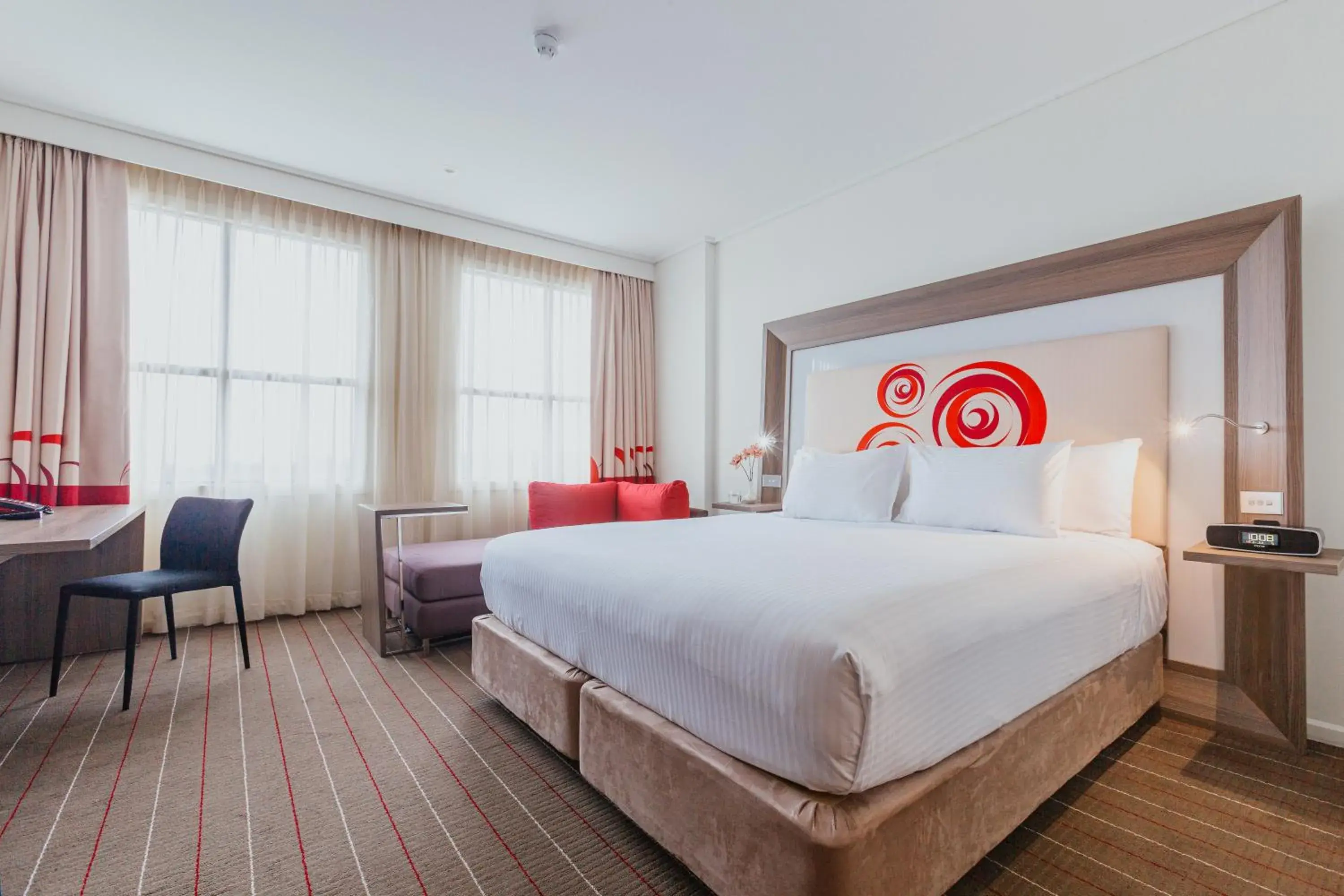 Deluxe King Room in Novotel Melbourne Glen Waverley Deluxe King Room in Novotel Melbourne Glen Waverley