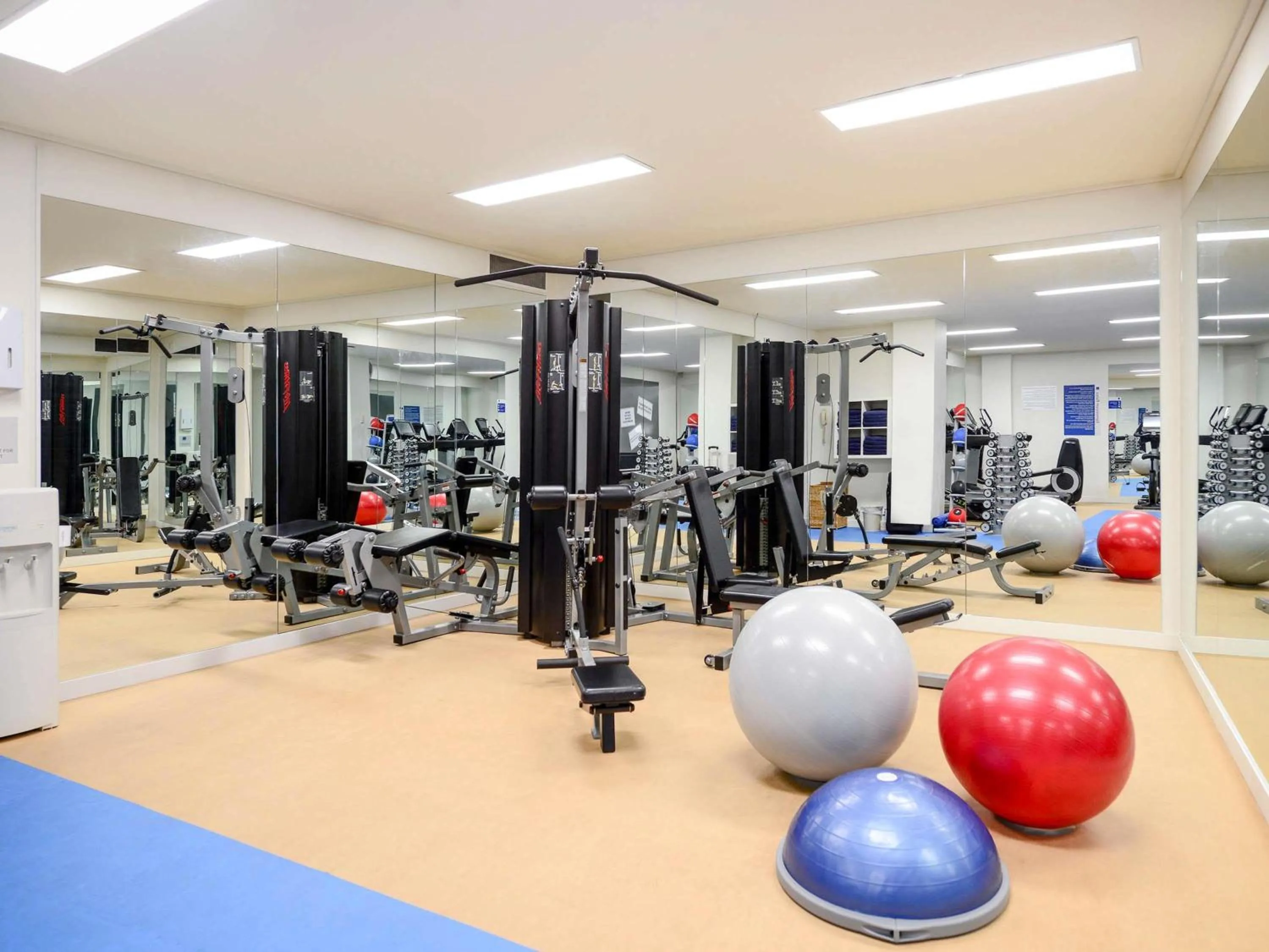Fitness centre/facilities in Novotel Melbourne Glen Waverley