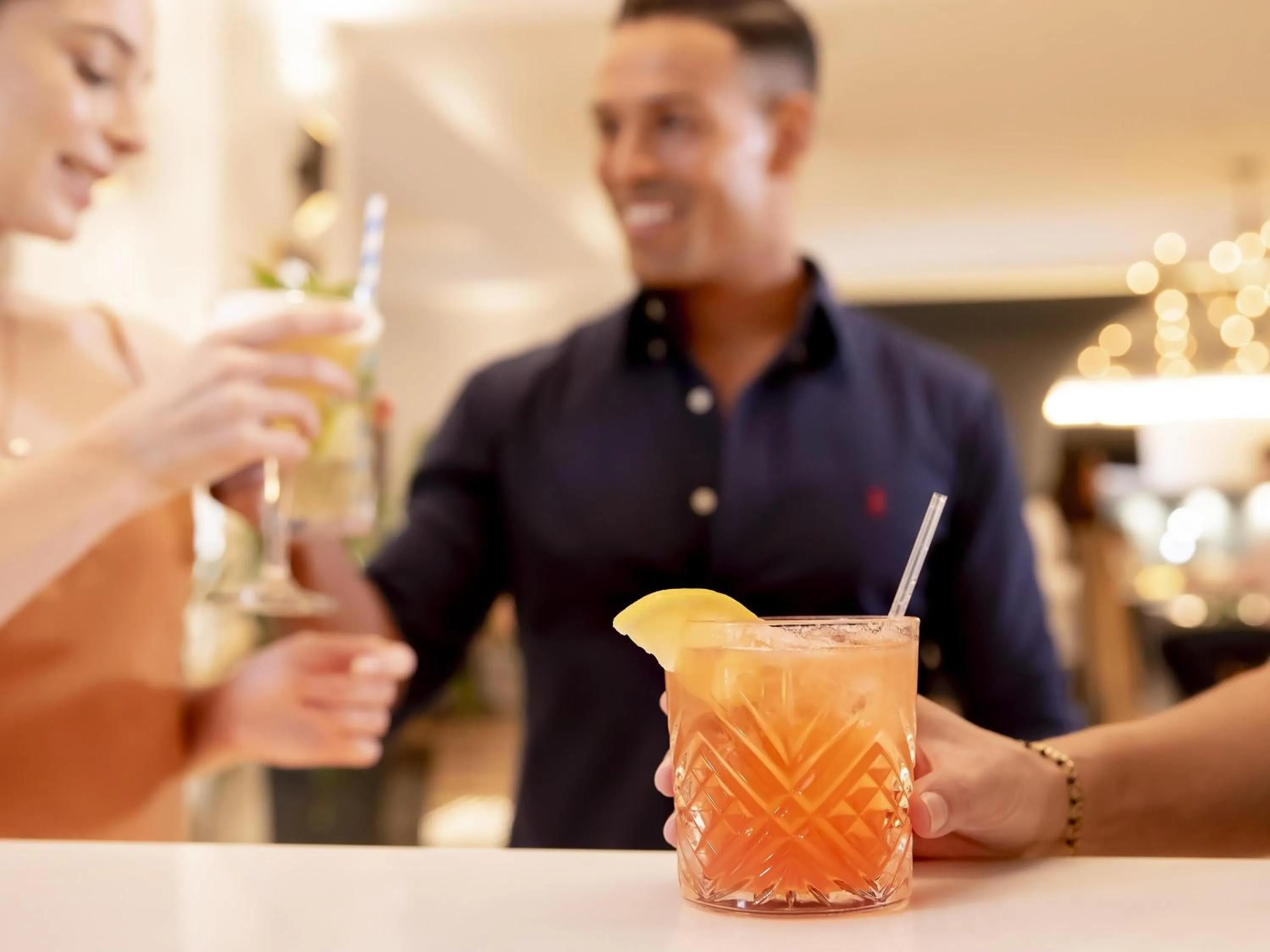 Lounge or bar in Novotel Sydney International Airport