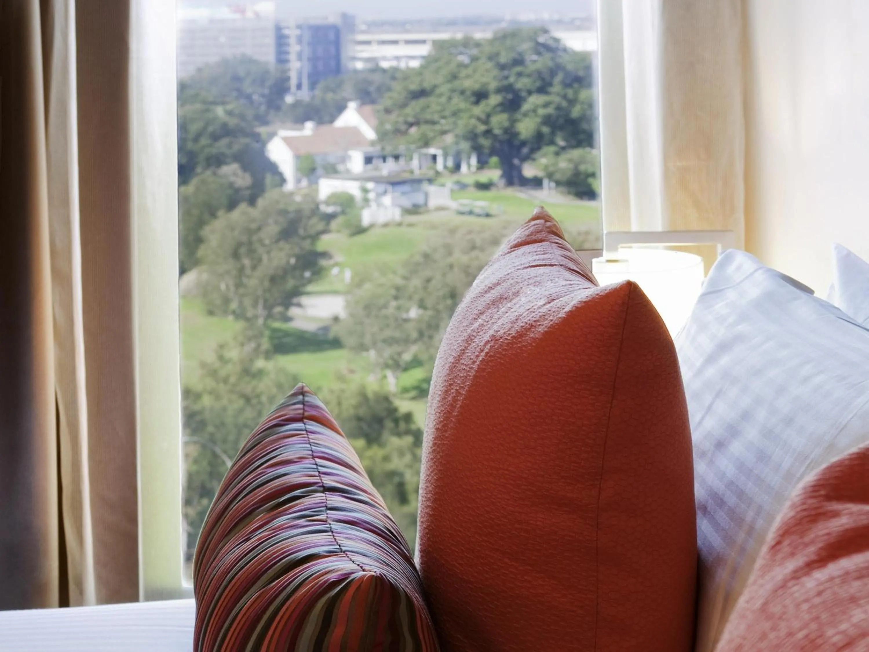 Bedroom in Novotel Sydney International Airport