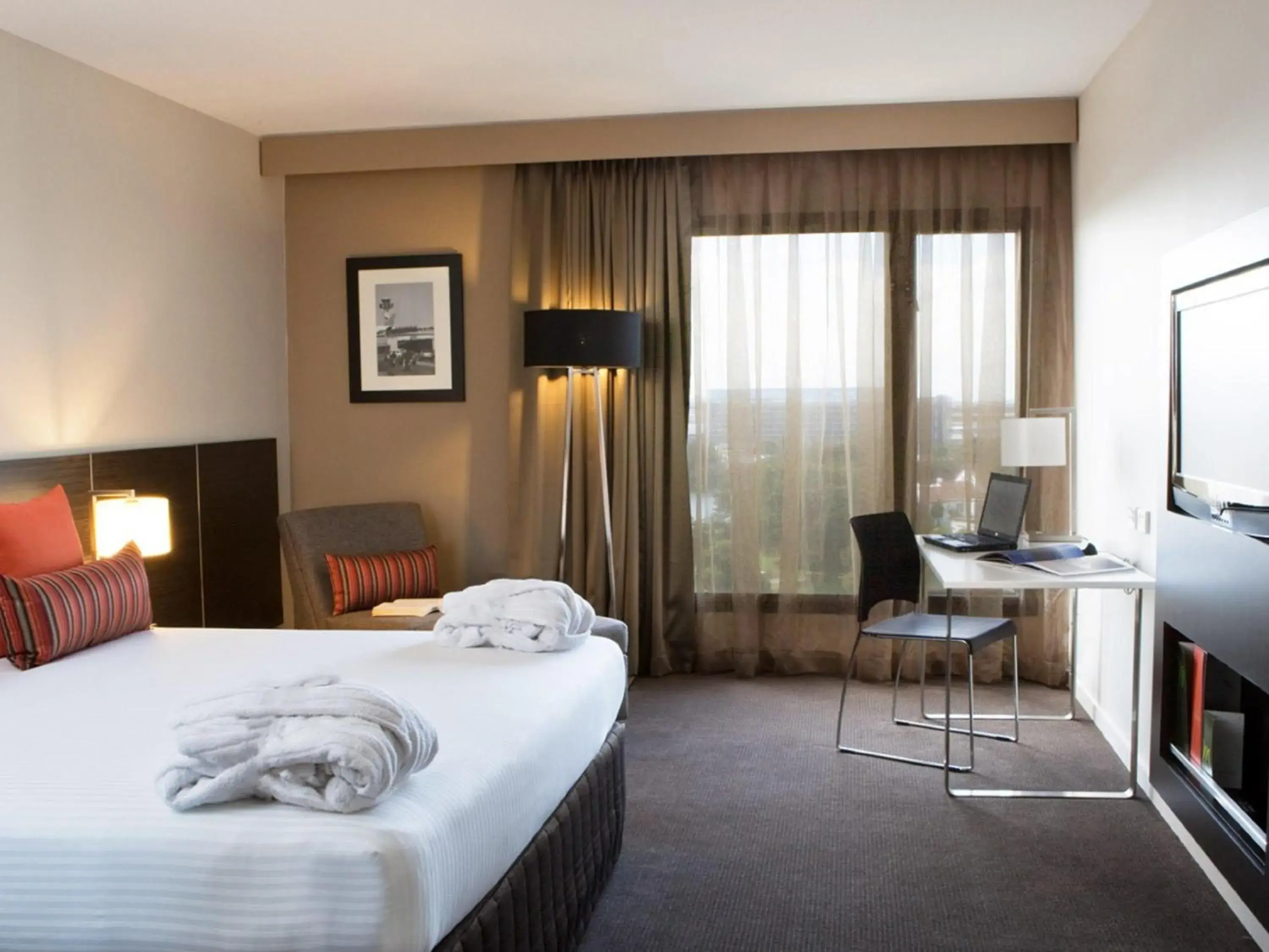 Executive King Room in Novotel Sydney International Airport Executive King Room in Novotel Sydney International Airport