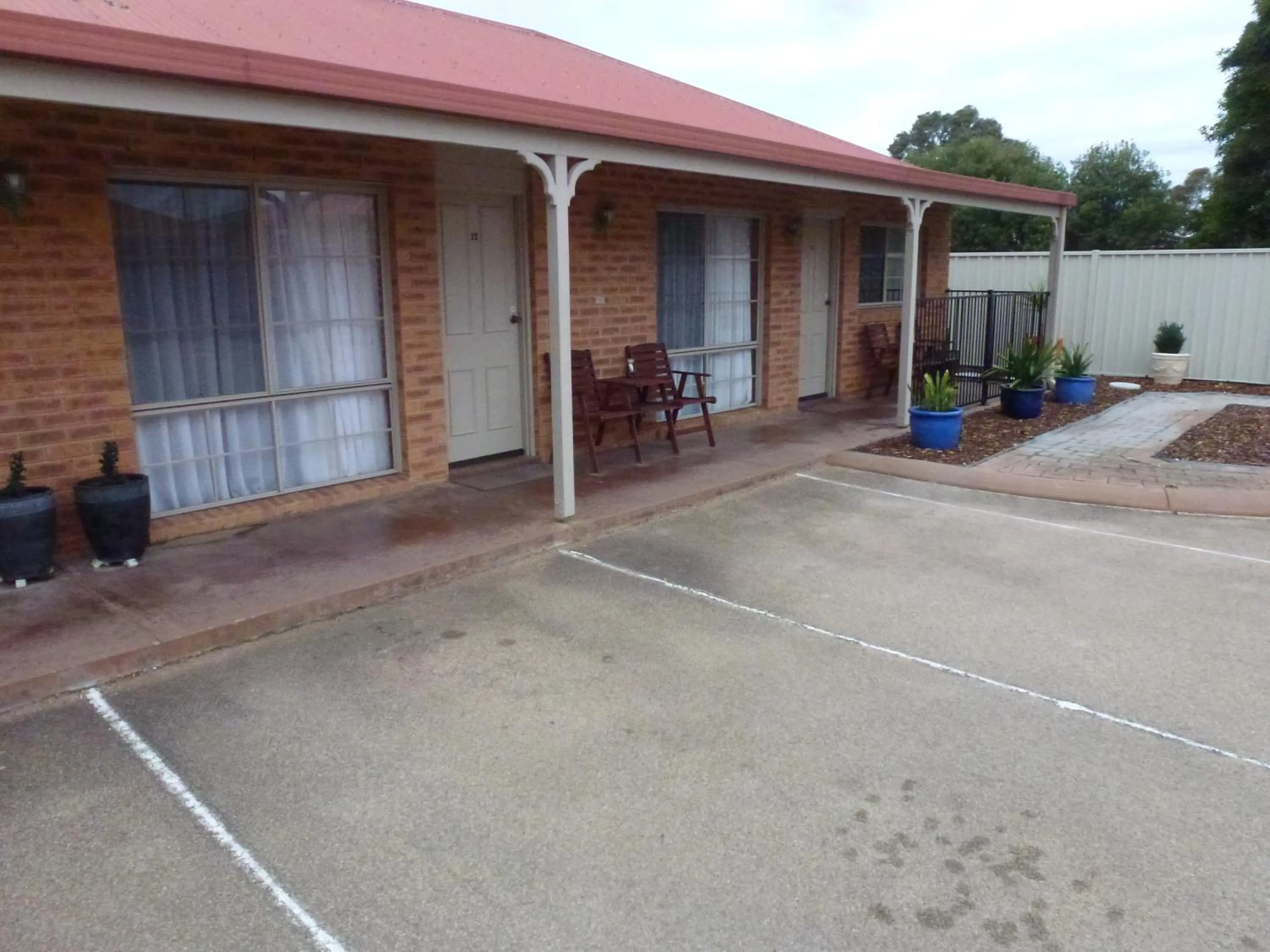 Patio in Colonial Motor Inn Bairnsdale Golden Chain Property