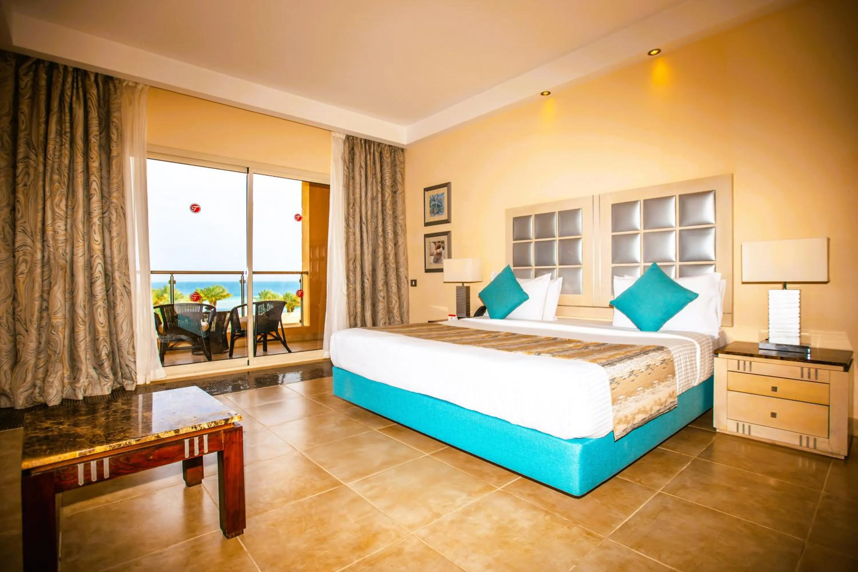 Bedroom, Bed in Tropitel Sahl Hasheesh