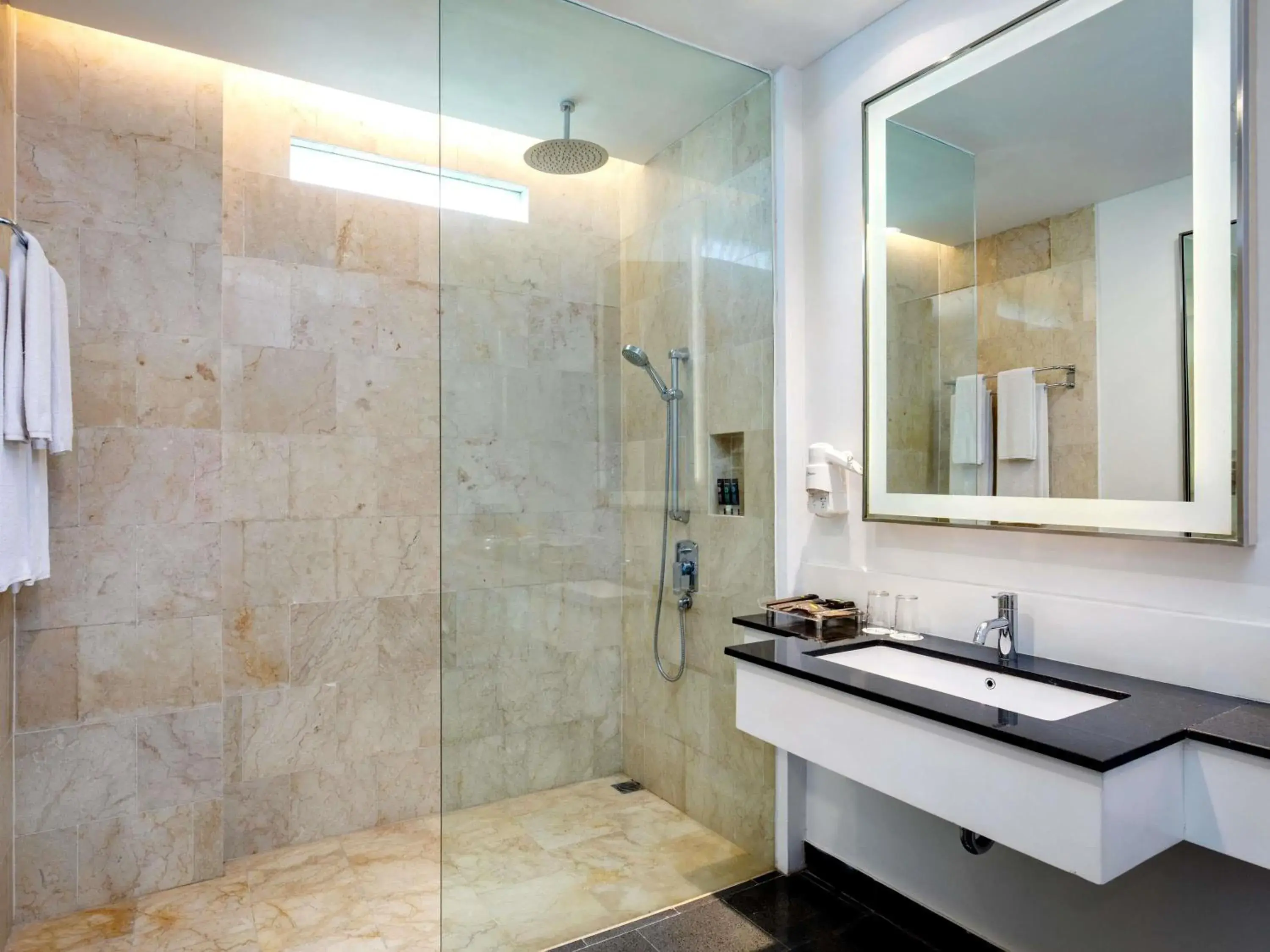 Superior Twin Room in Novotel Palembang Superior Twin Room in Novotel Palembang