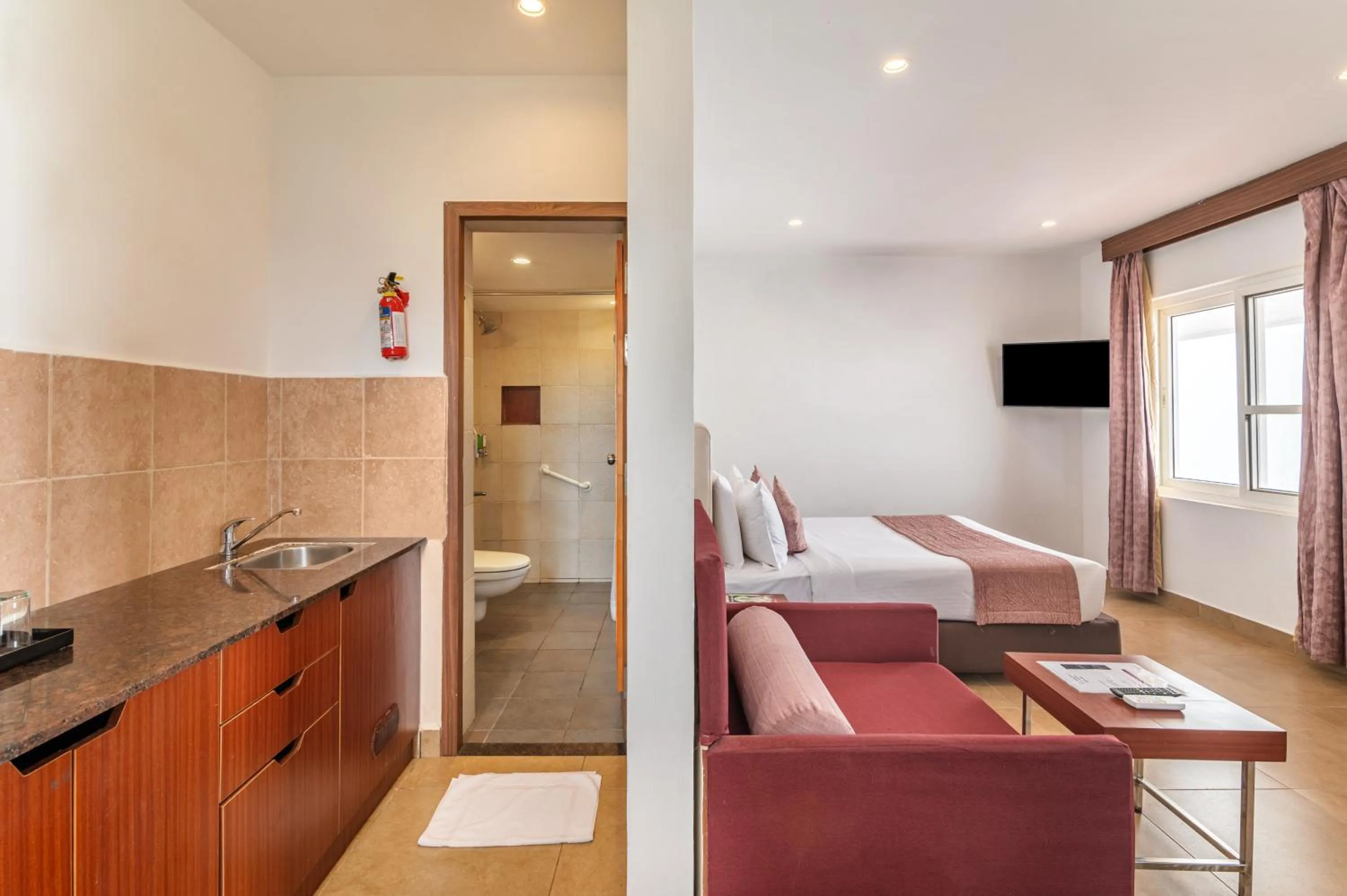 Photo of the whole room in Sterling Yercaud