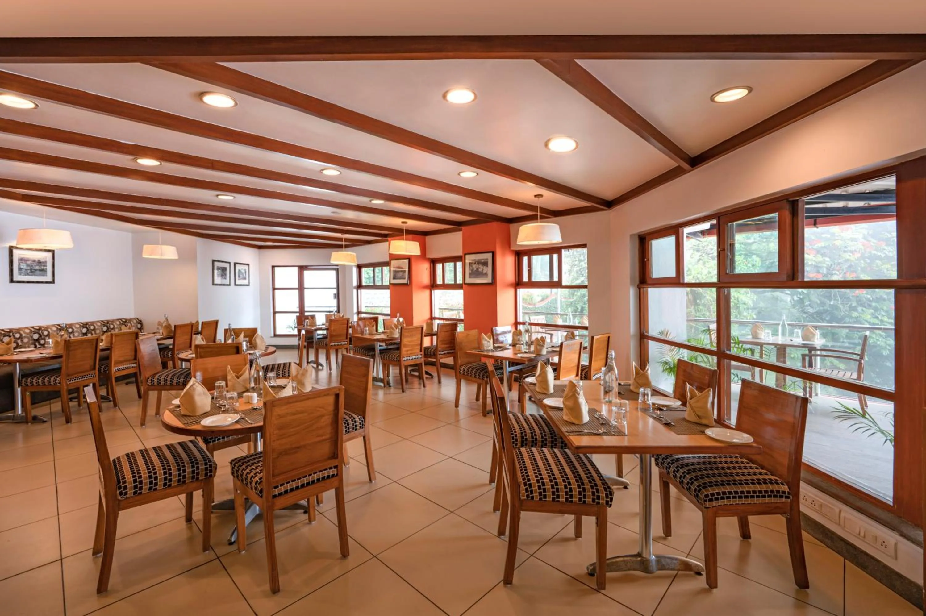 Restaurant/places to eat in Sterling Yercaud