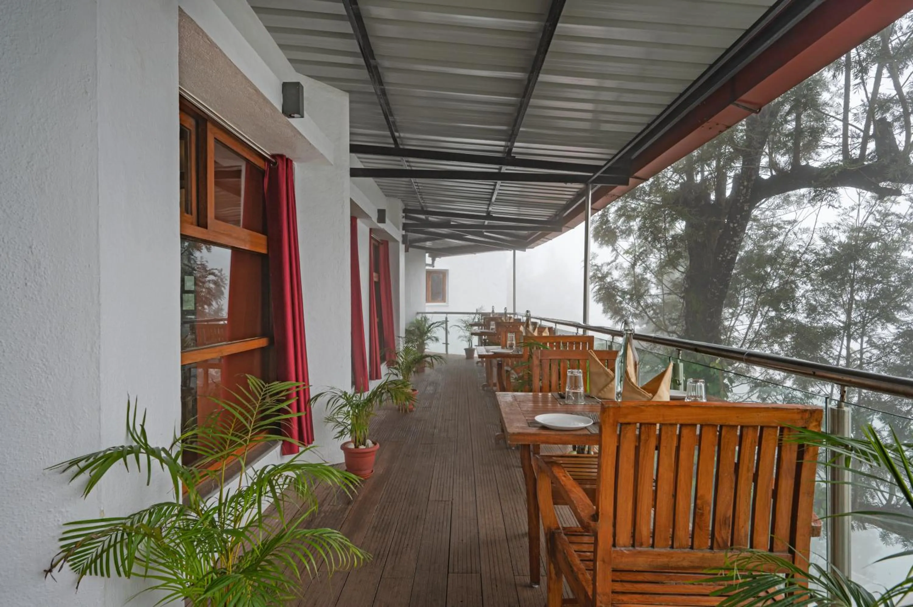 Restaurant/places to eat in Sterling Yercaud