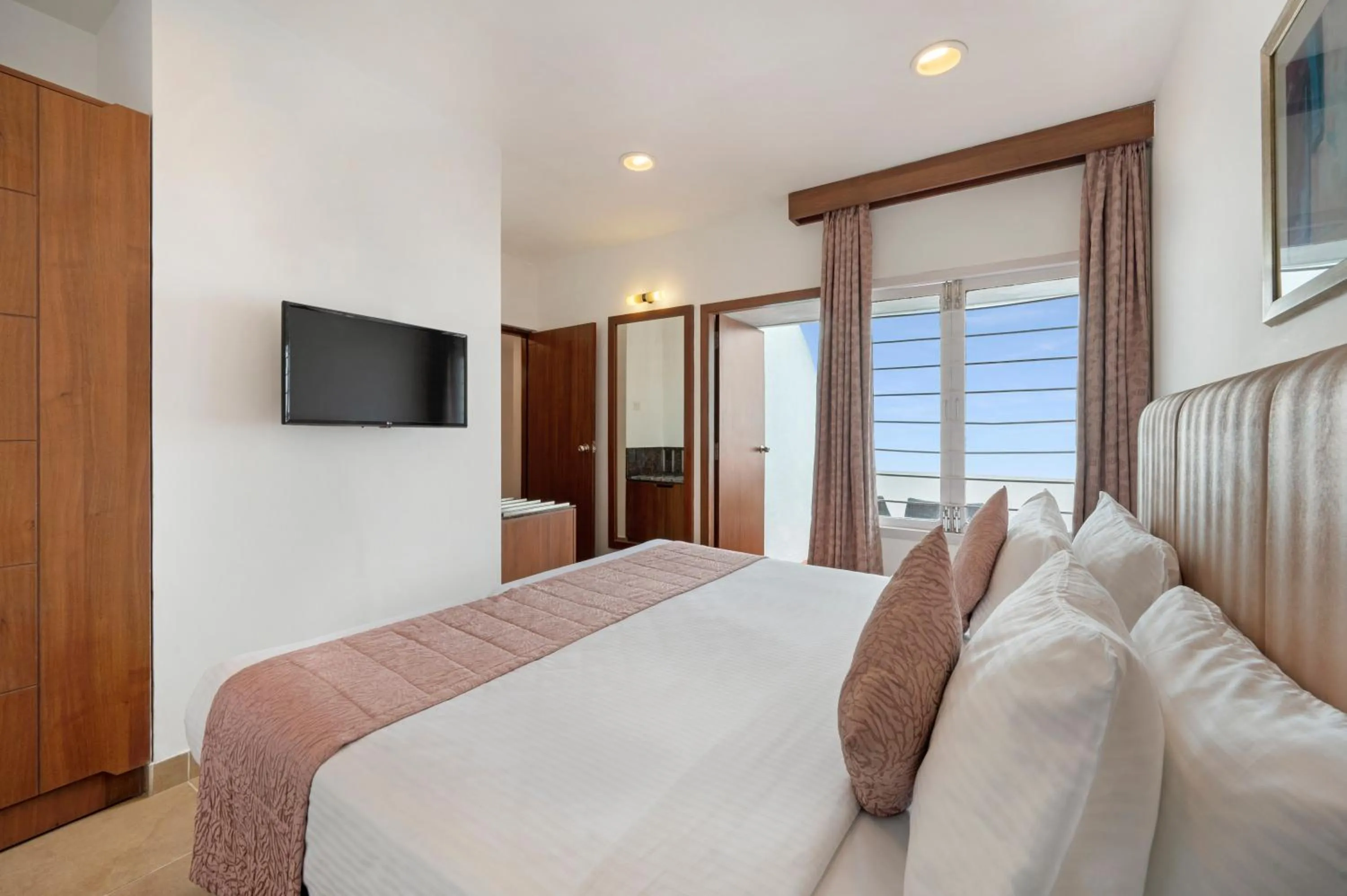 View (from property/room), Bed in Sterling Yercaud