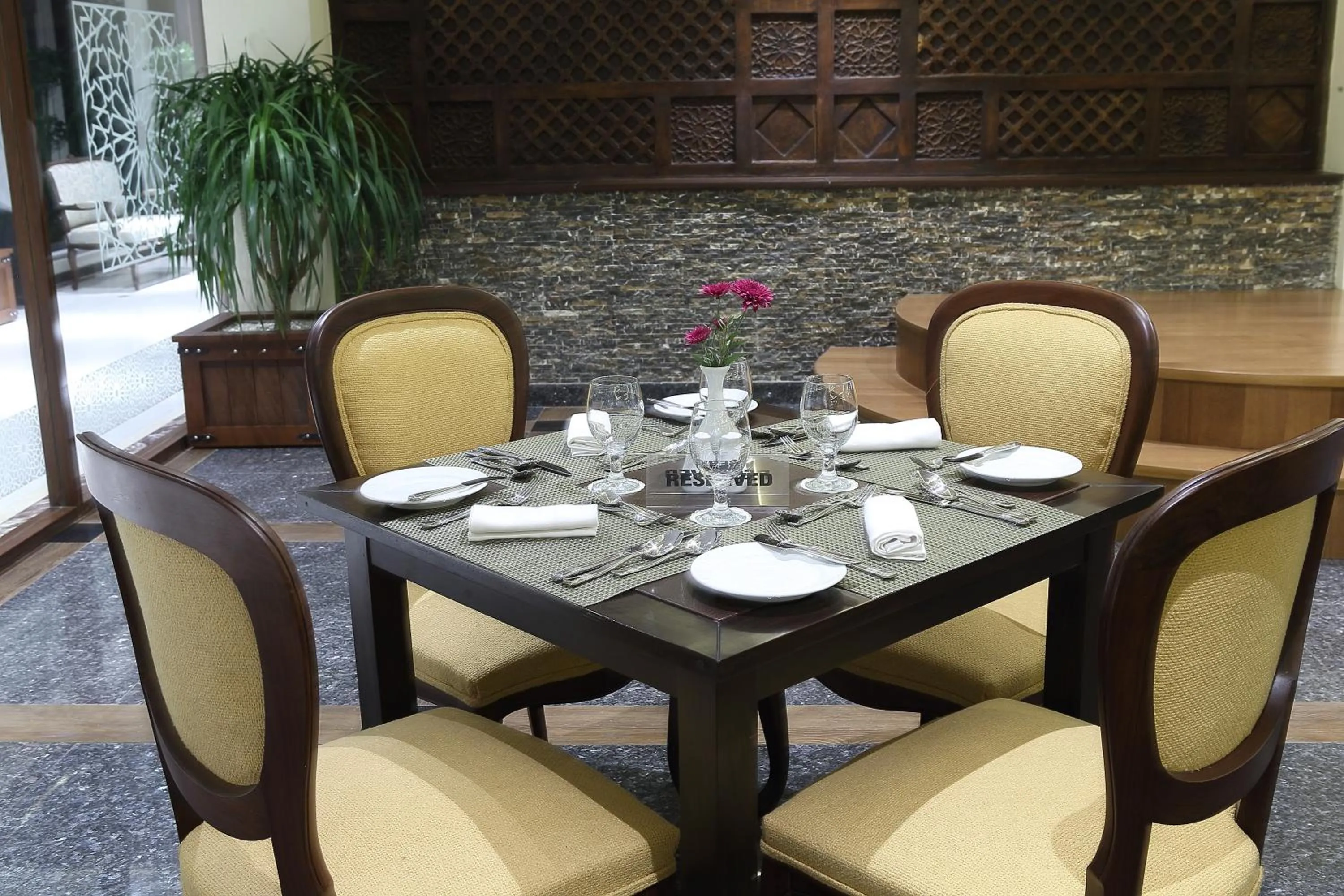 Restaurant/places to eat in Defence Raya Golf & Country Club