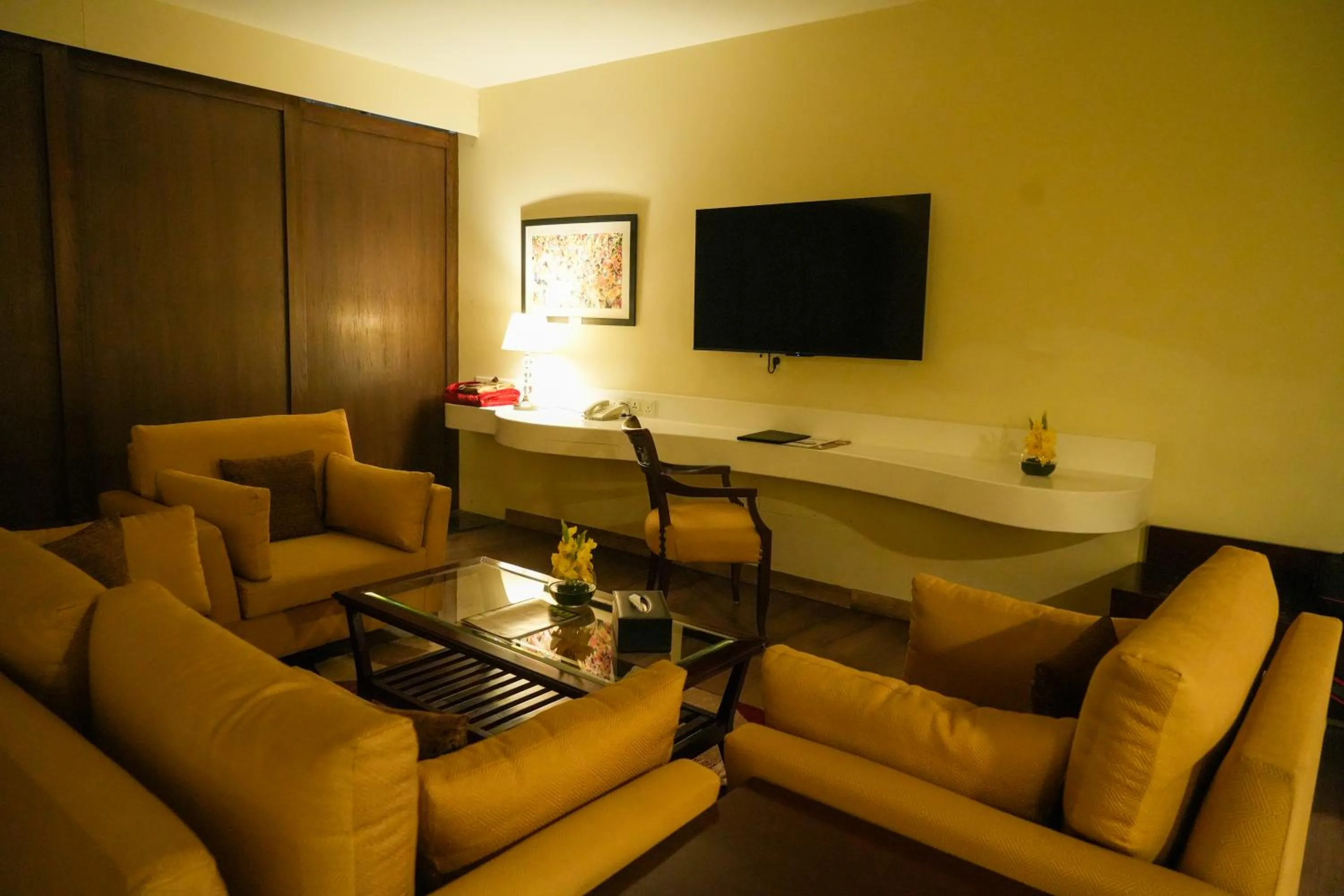 Defence Raya Golf & Country Club