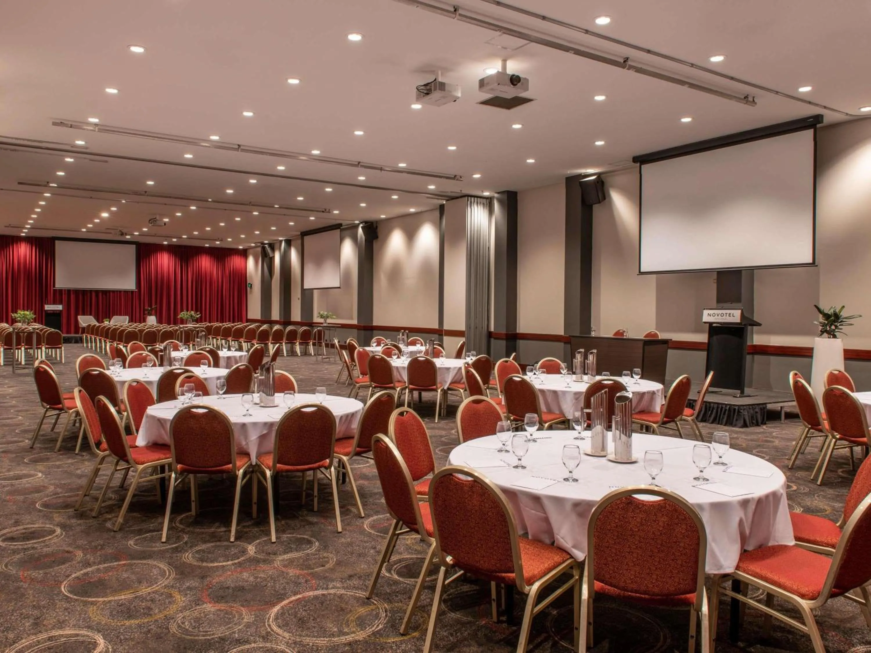 Meeting/conference room in Novotel Perth Langley