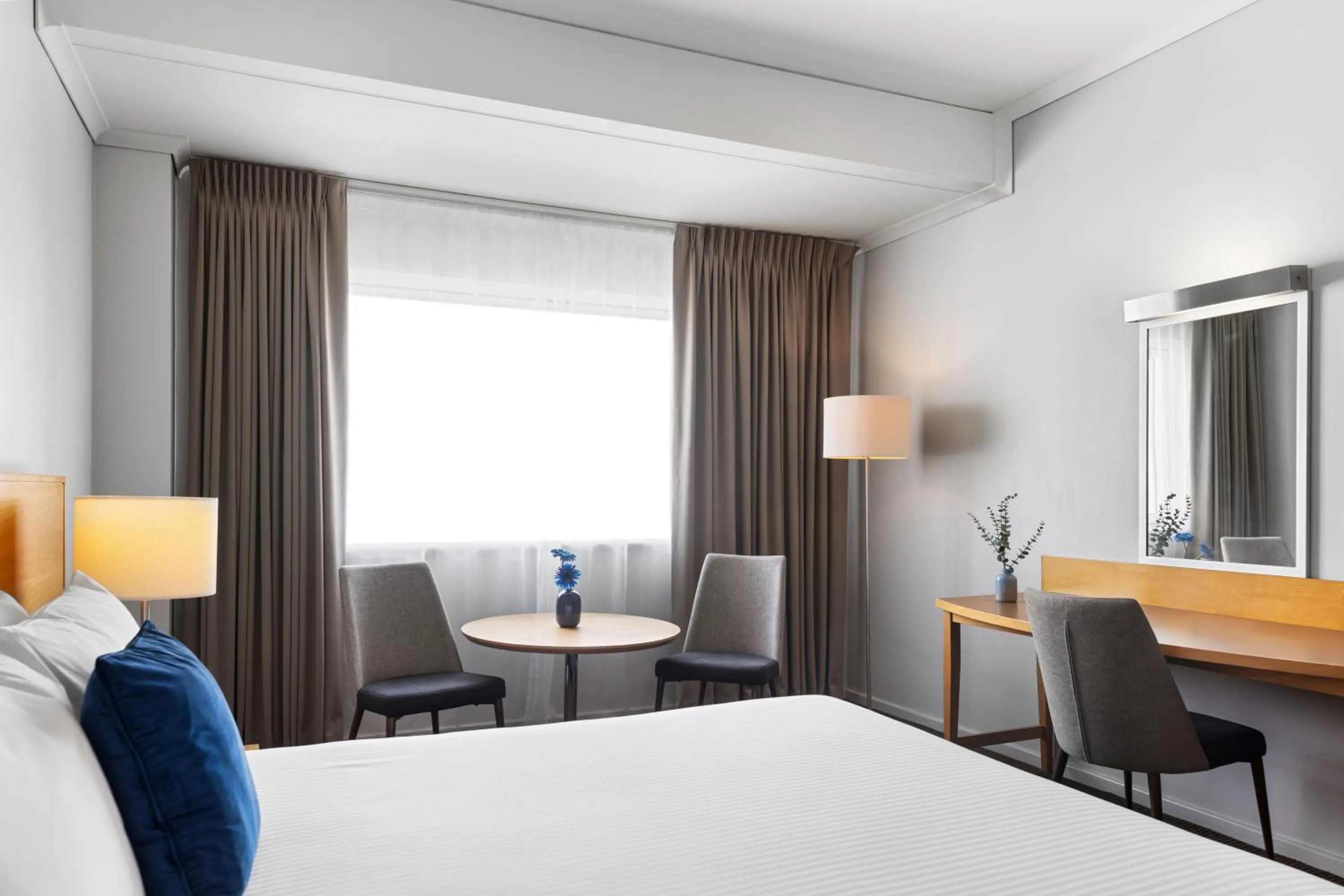 Bed in Novotel Perth Langley