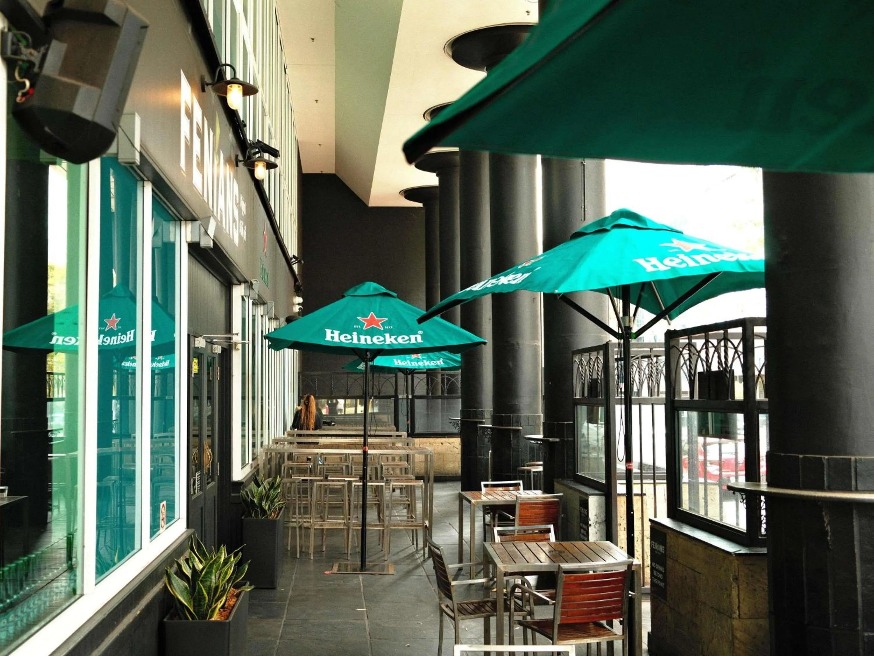 Restaurant/places to eat in Novotel Perth Langley