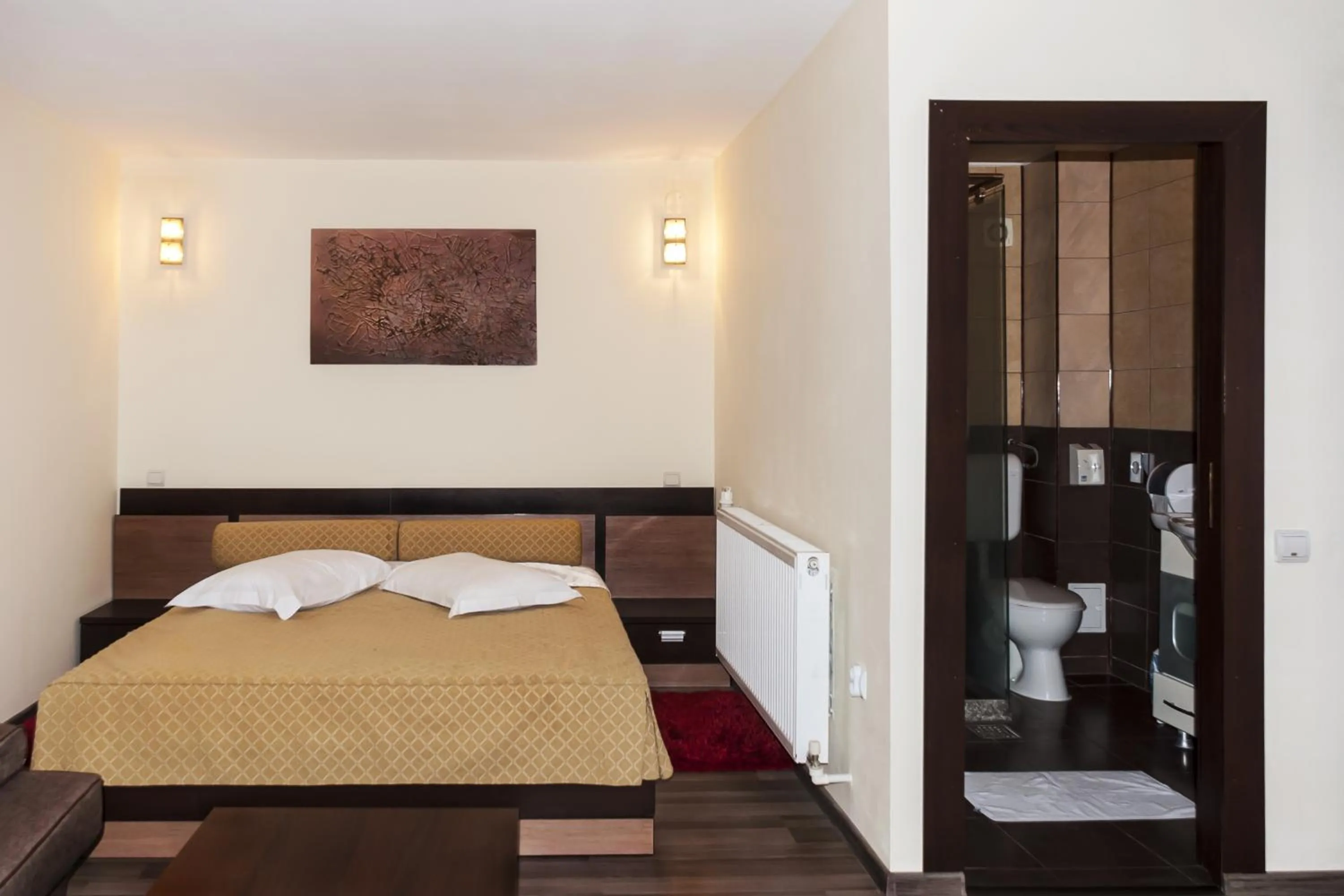 Photo of the whole room, Bed in Hotel Grand