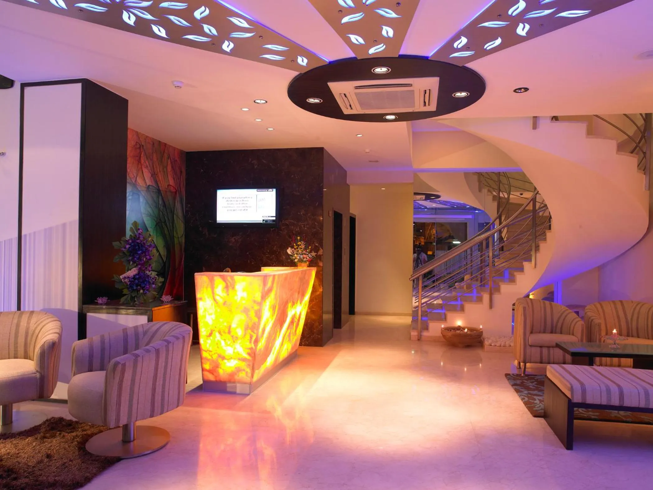 Lobby or reception in Blu Petal - A Business Hotel