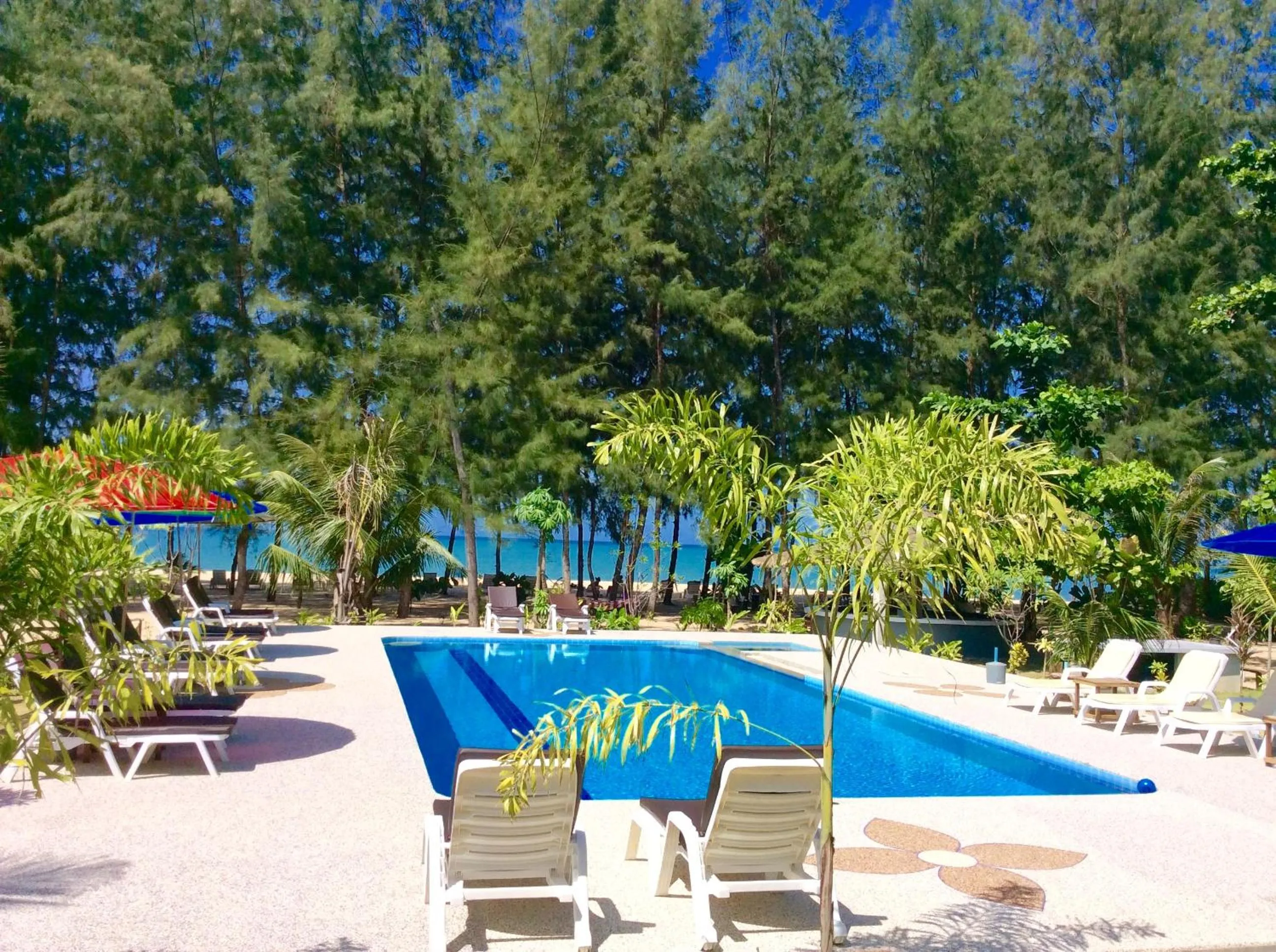 Swimming pool in Cousin Resort Koh Kho Khao Beach