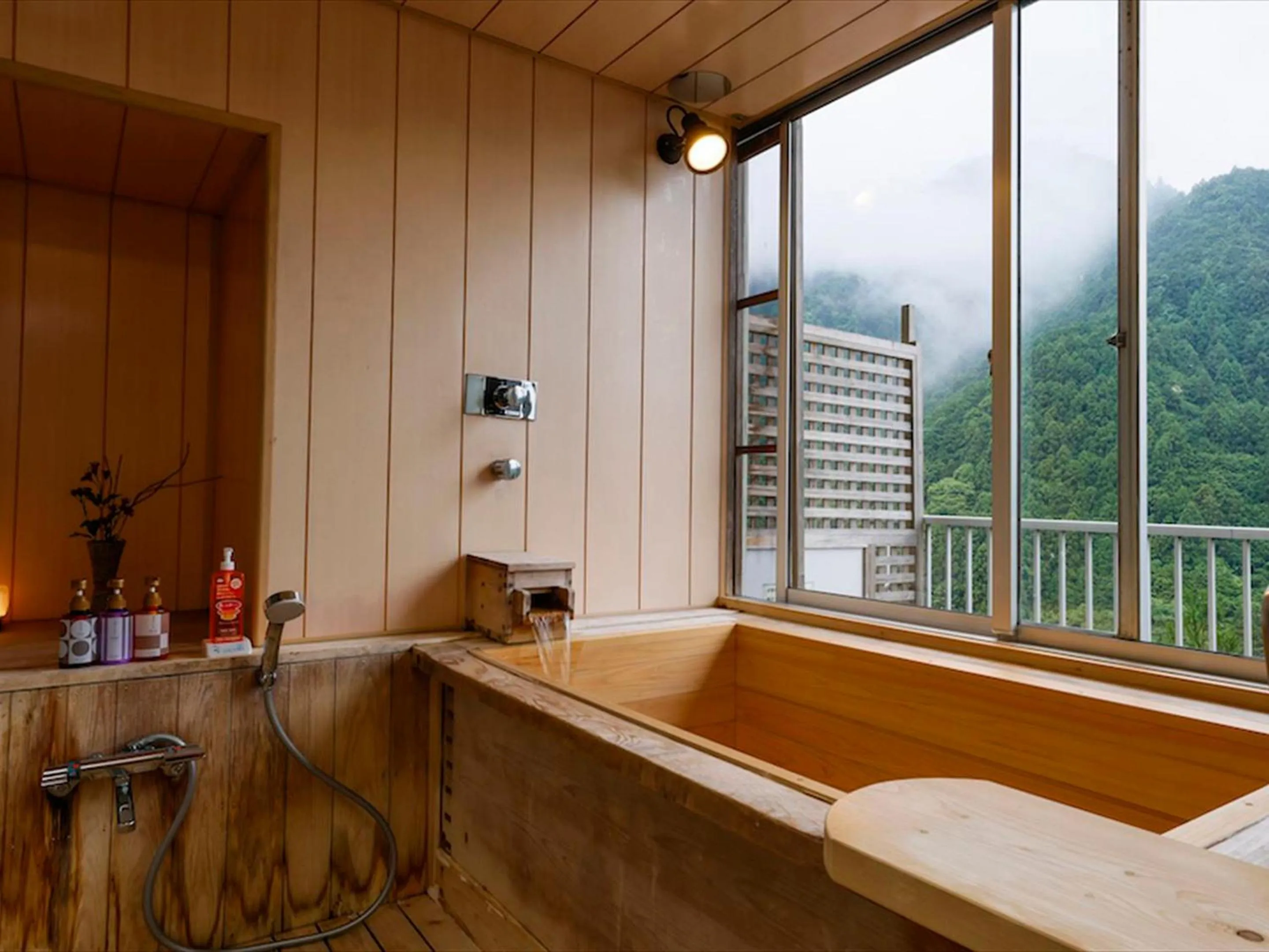 Bath in Hinotani Onsen Misugi Resort