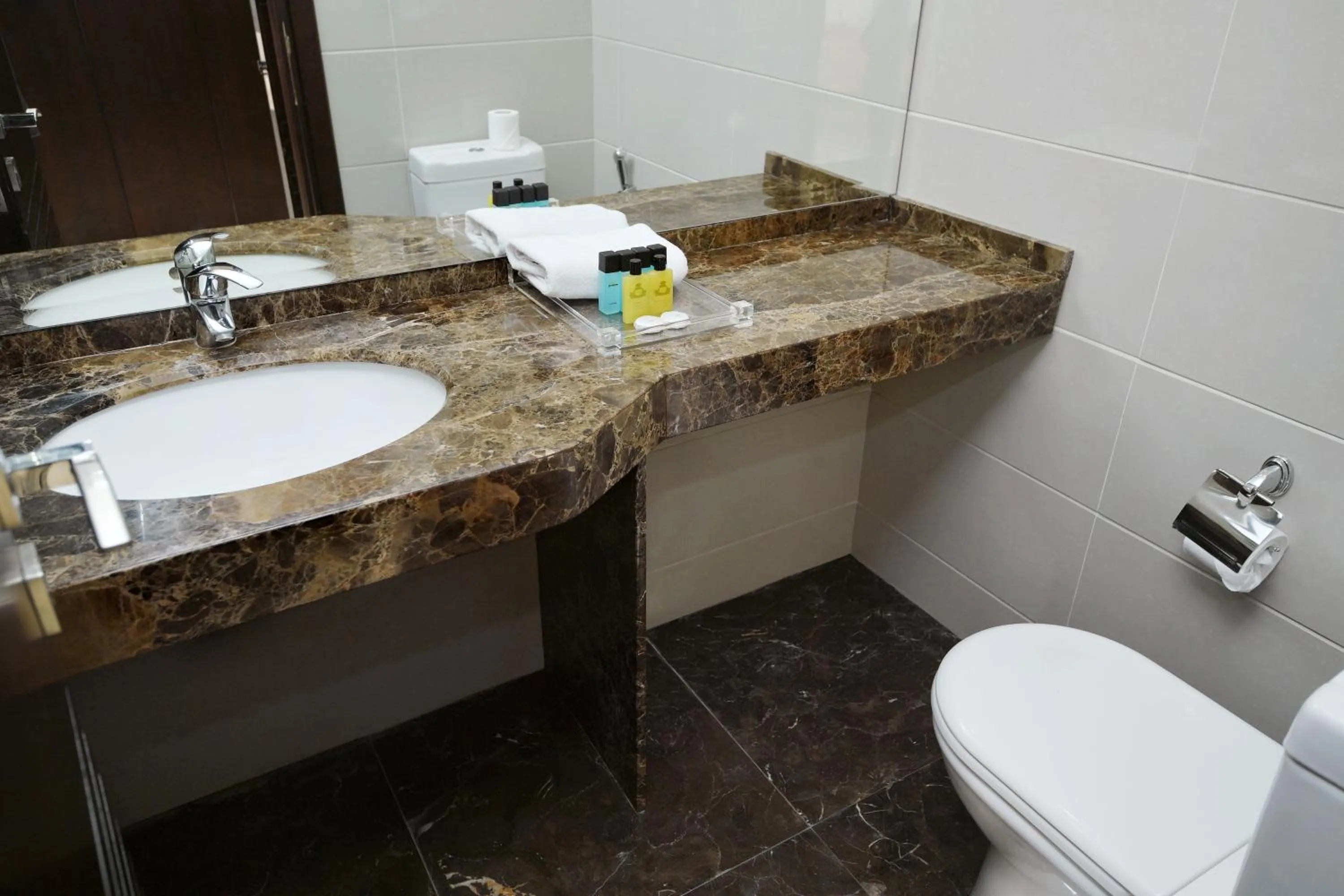 Bathroom in Hollywood Inn Boutique Hotel