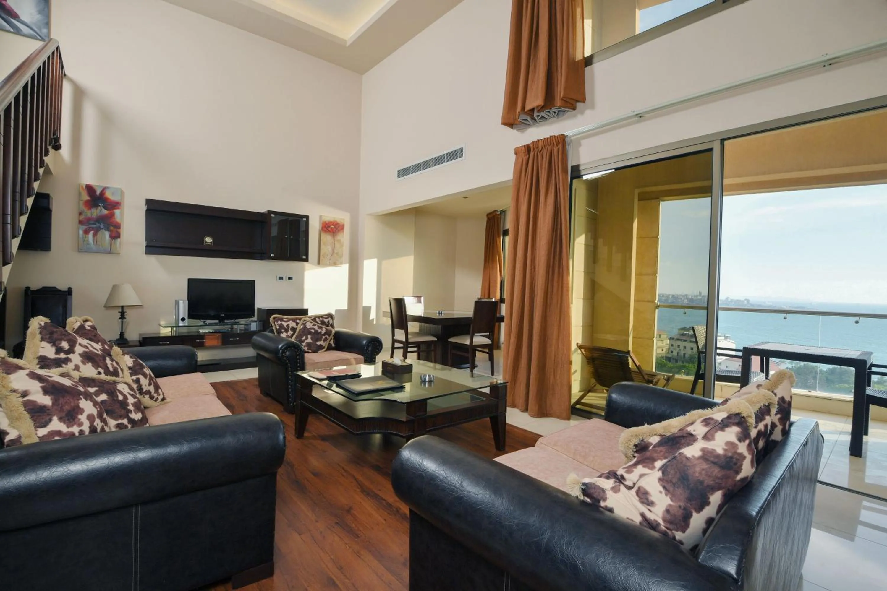 Seating area in Hollywood Inn Boutique Hotel