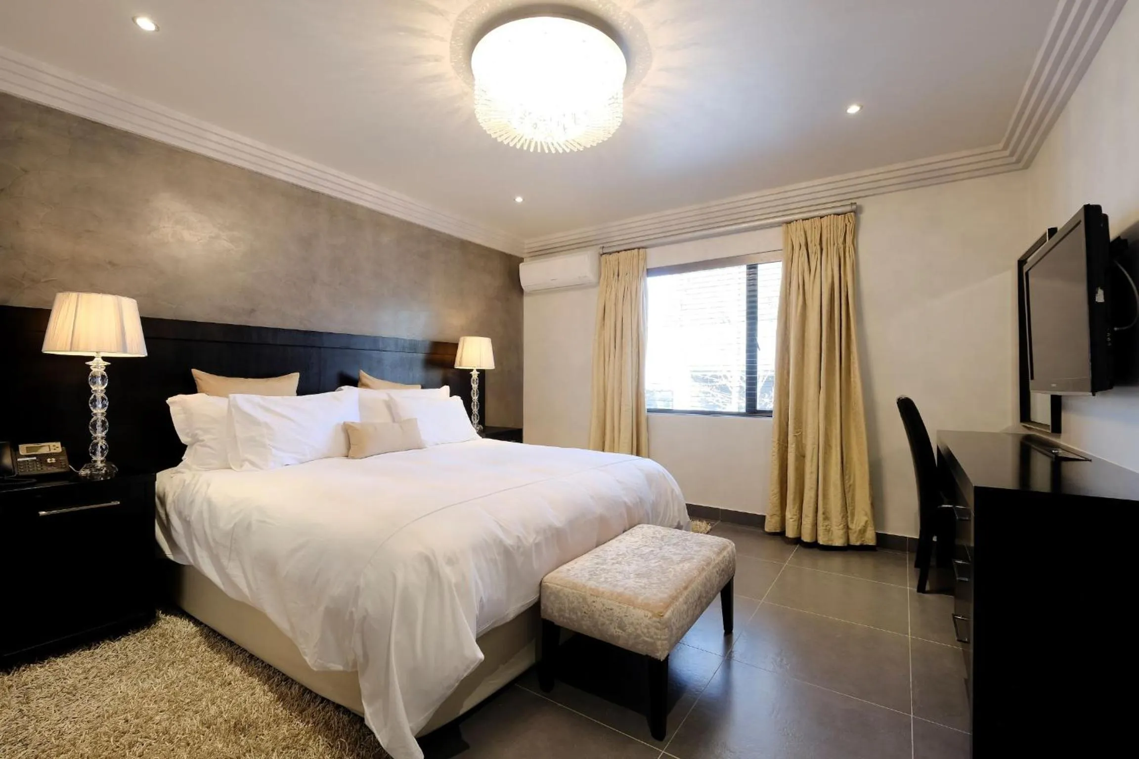 Bedroom, Bed in Villa Moyal