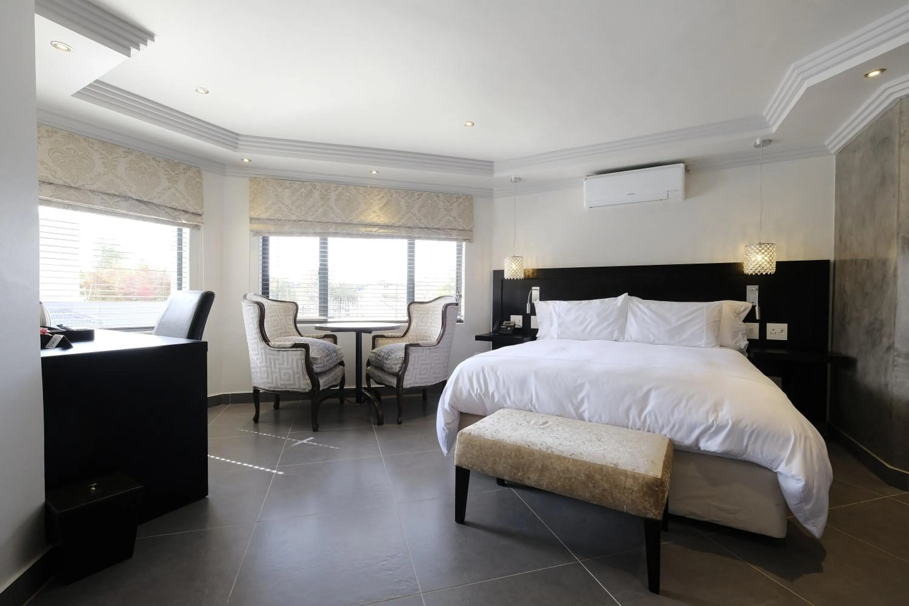 Photo of the whole room, Bed in Villa Moyal