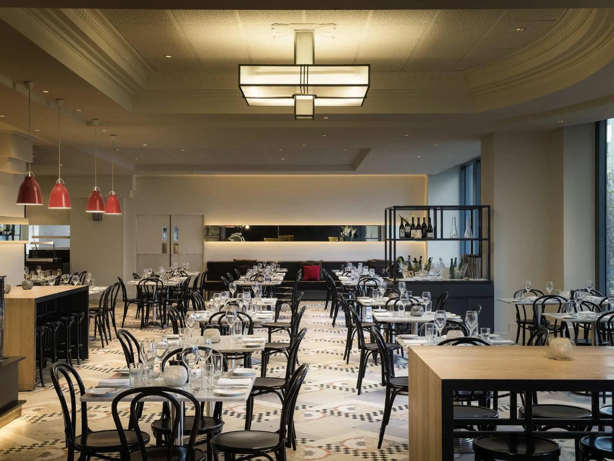 Restaurant/places to eat in Novotel Melbourne On Collins