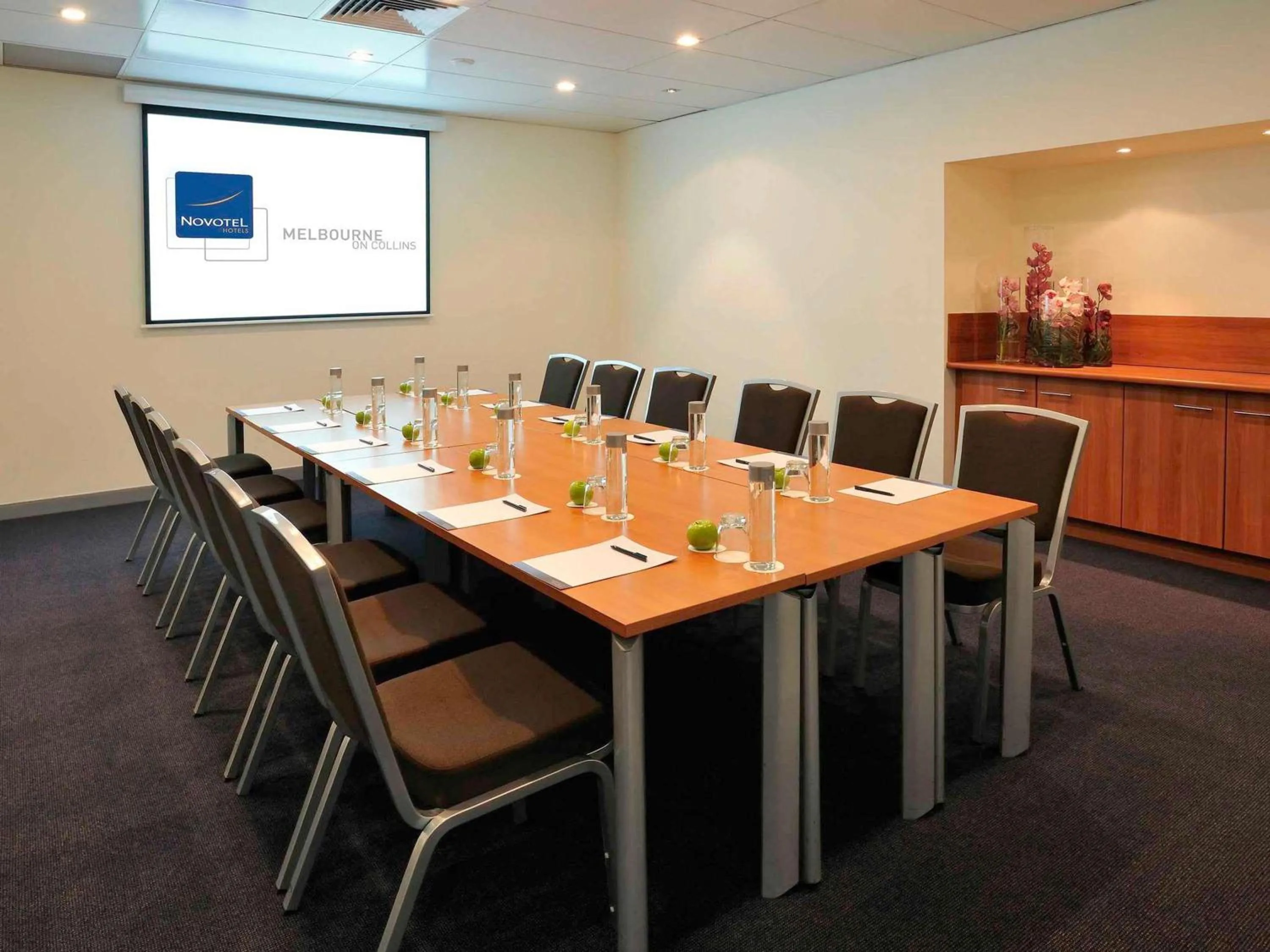 Meeting/conference room in Novotel Melbourne On Collins