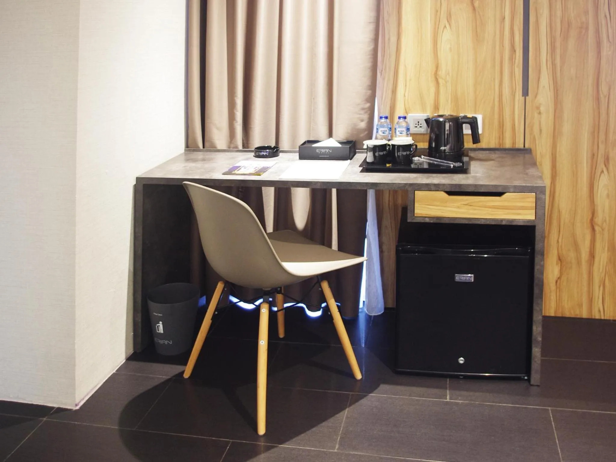 Coffee/tea facilities in Erian Hotel