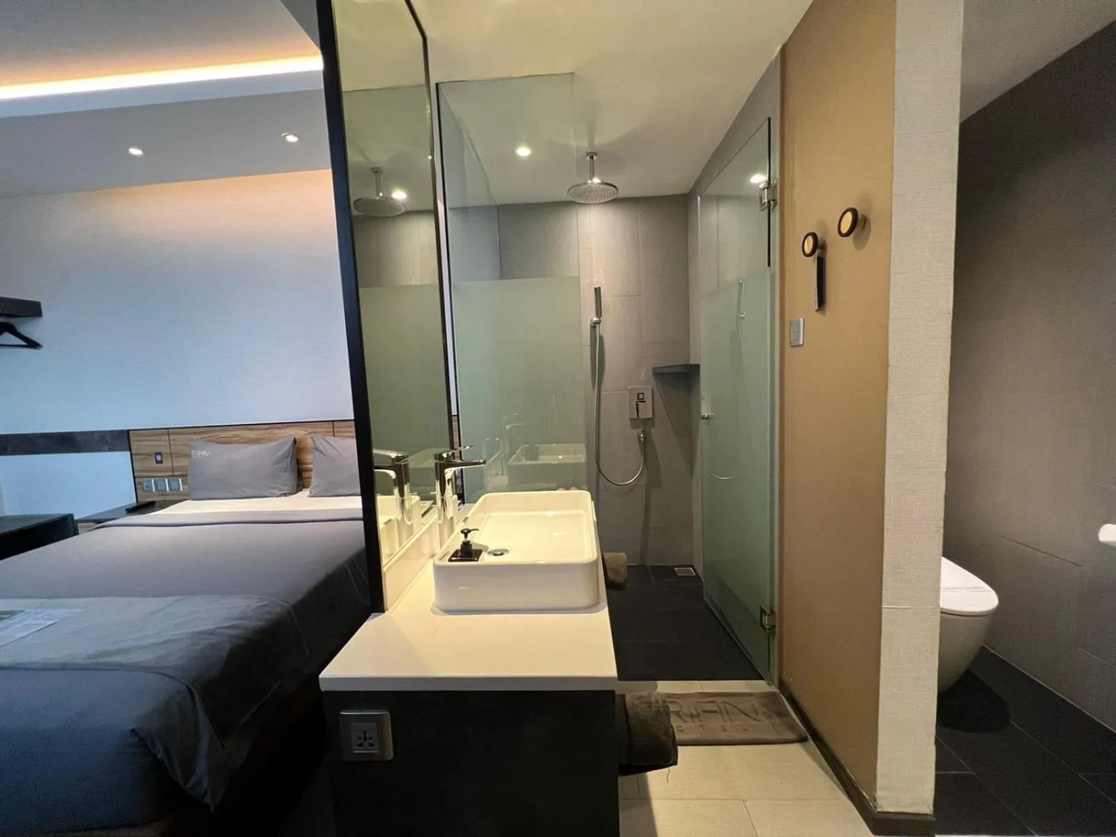 Bathroom, Bed in Erian Hotel