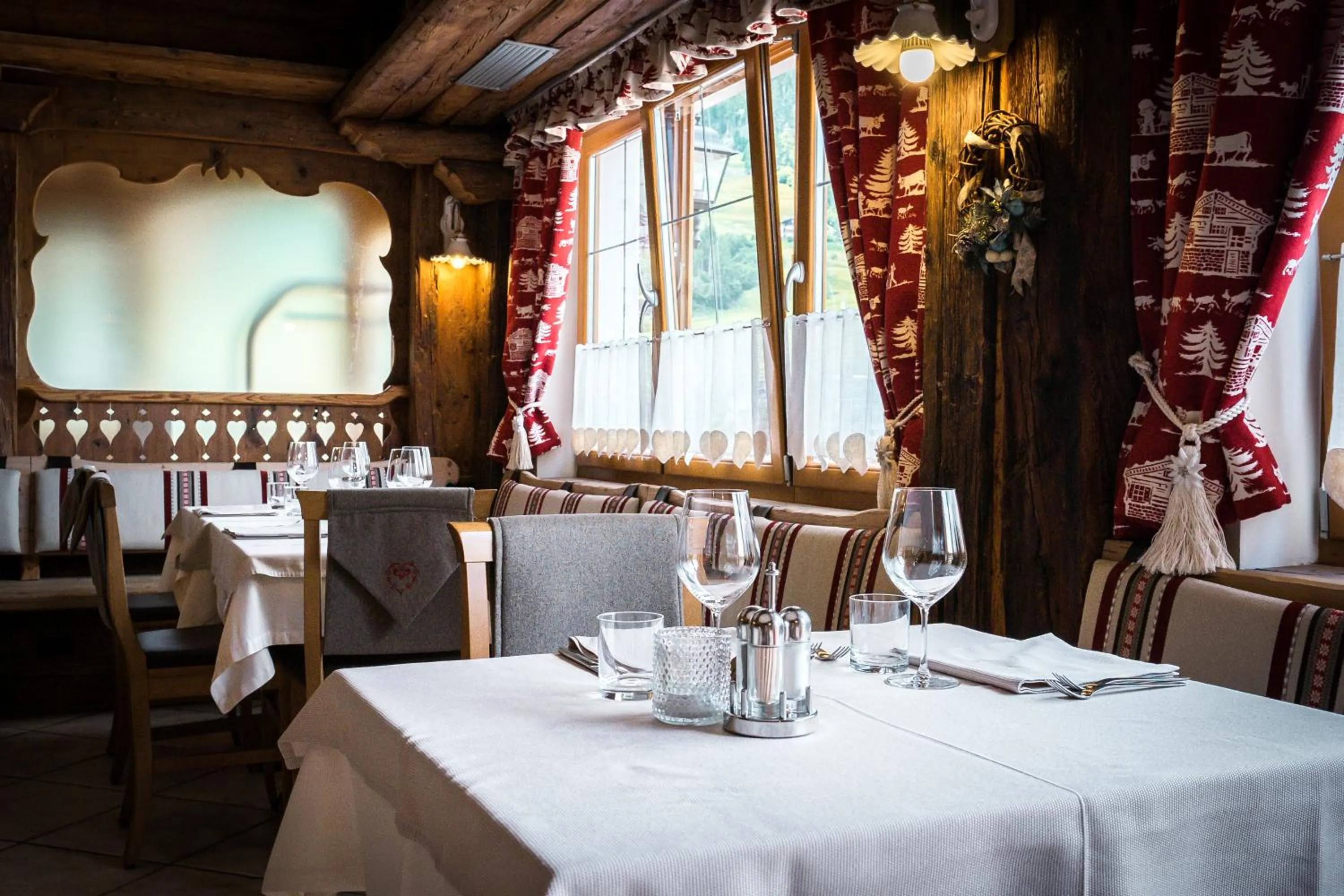 Restaurant/places to eat in Hotel Al Parco