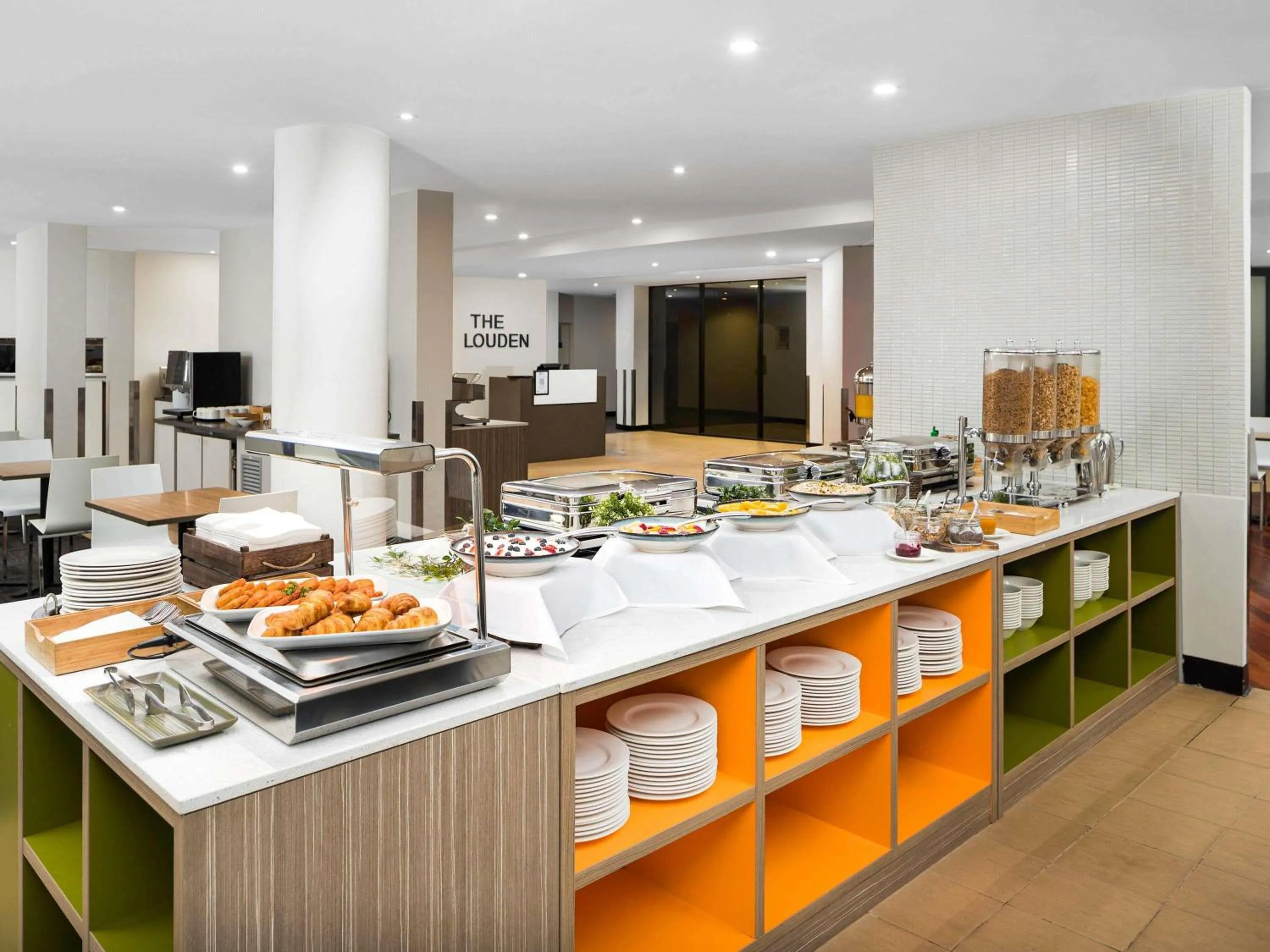 Property building in Mercure Welcome Melbourne