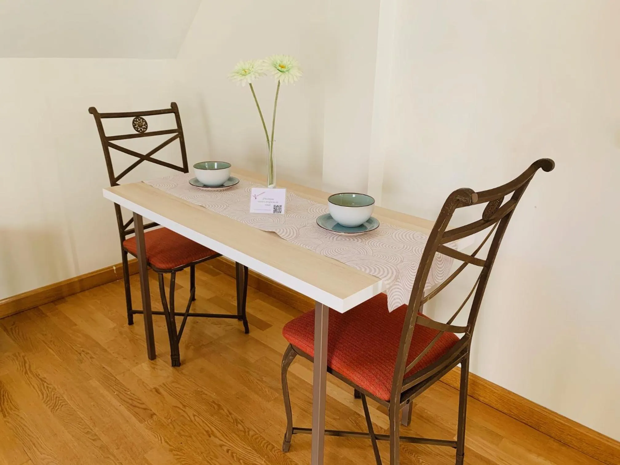Dining area in Aticos La Aliseda by Valdesierra