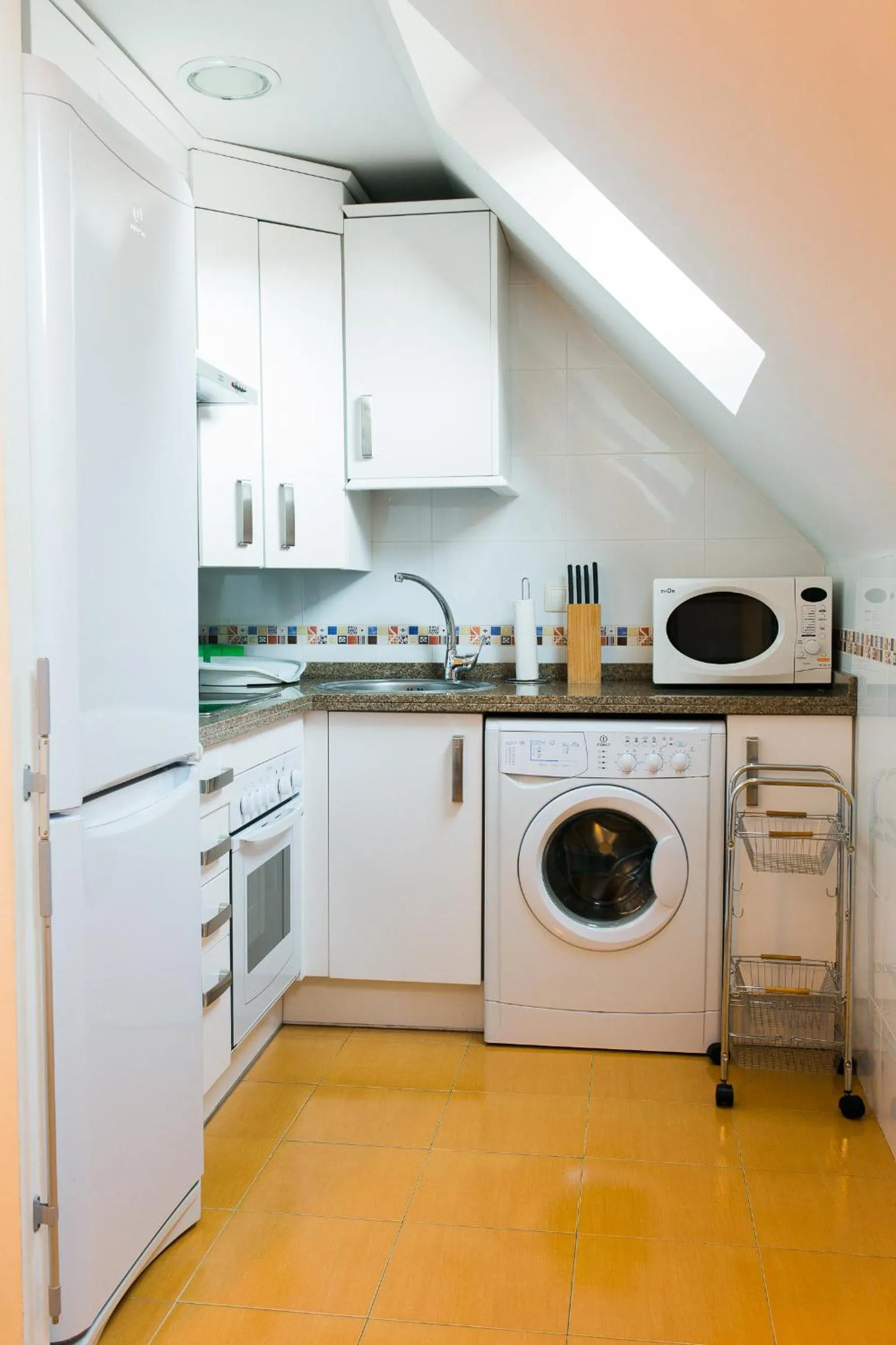 Kitchen or kitchenette in Aticos La Aliseda by Valdesierra