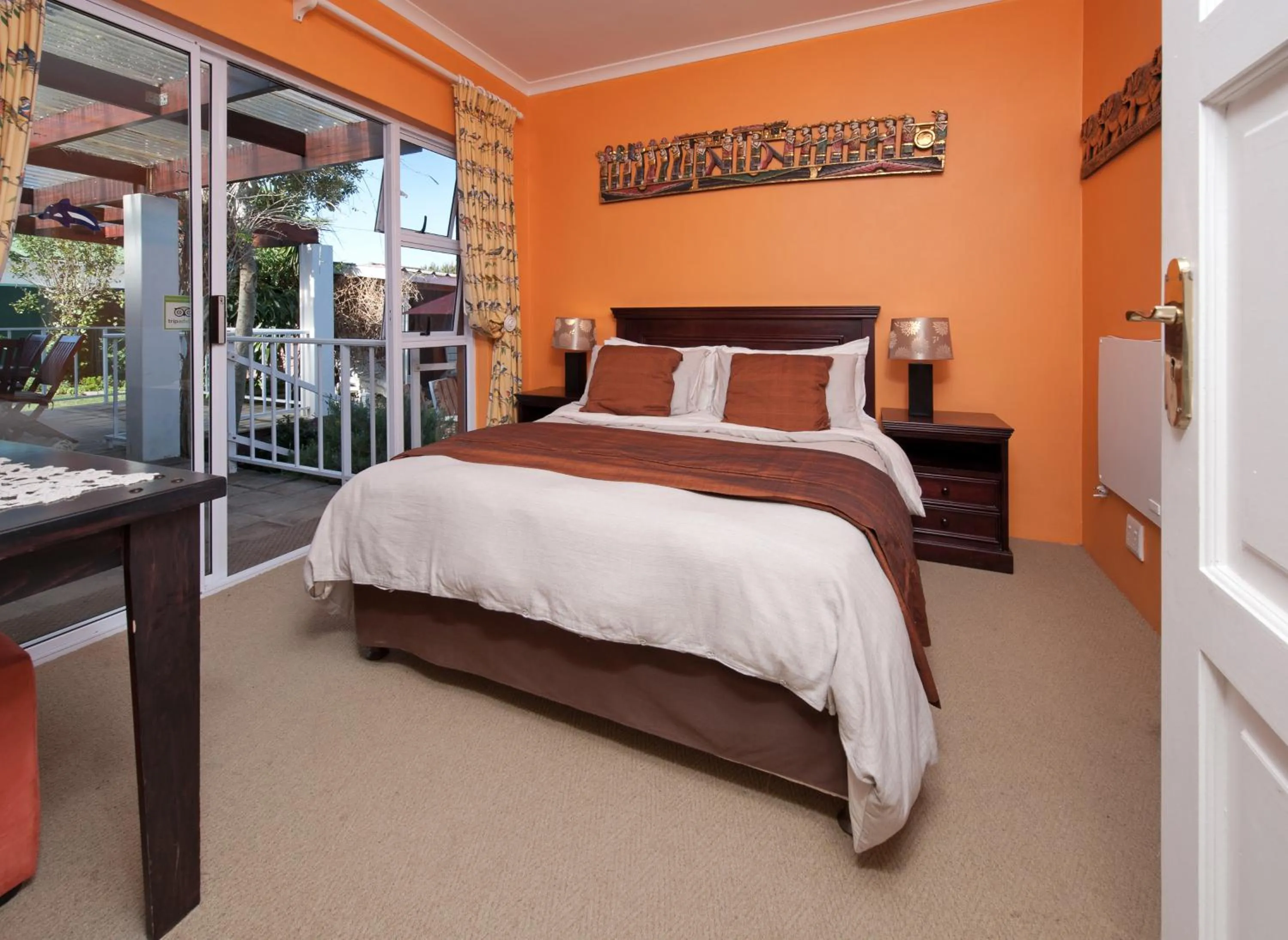 Photo of the whole room, Bed in Brown Jug Guest House