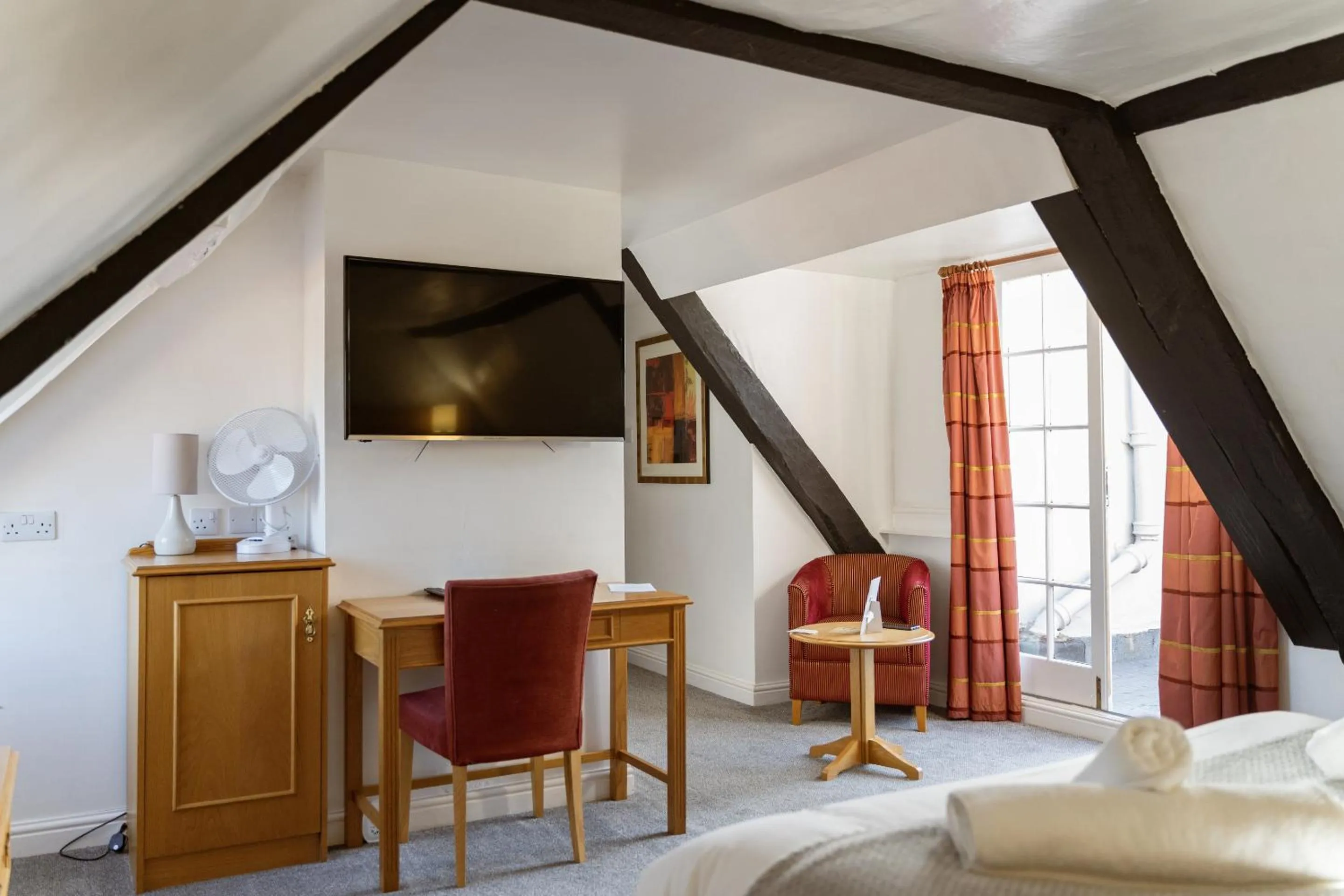 Bedroom in The Red Lion Hotel