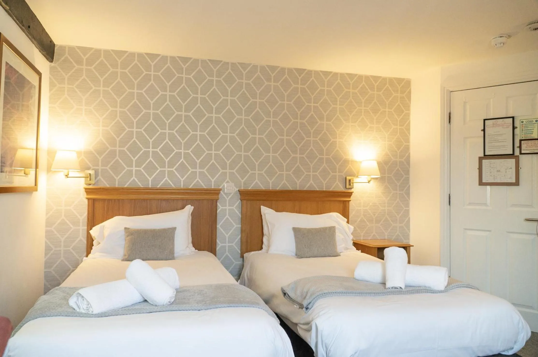 Bedroom, Bed in The Red Lion Hotel