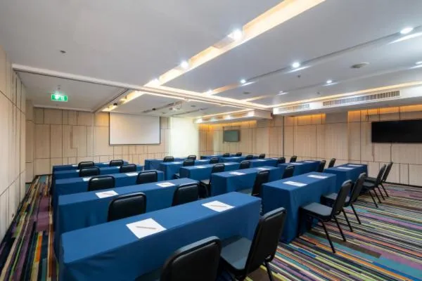 Meeting/conference room in VIC 3 Bangkok Hotel