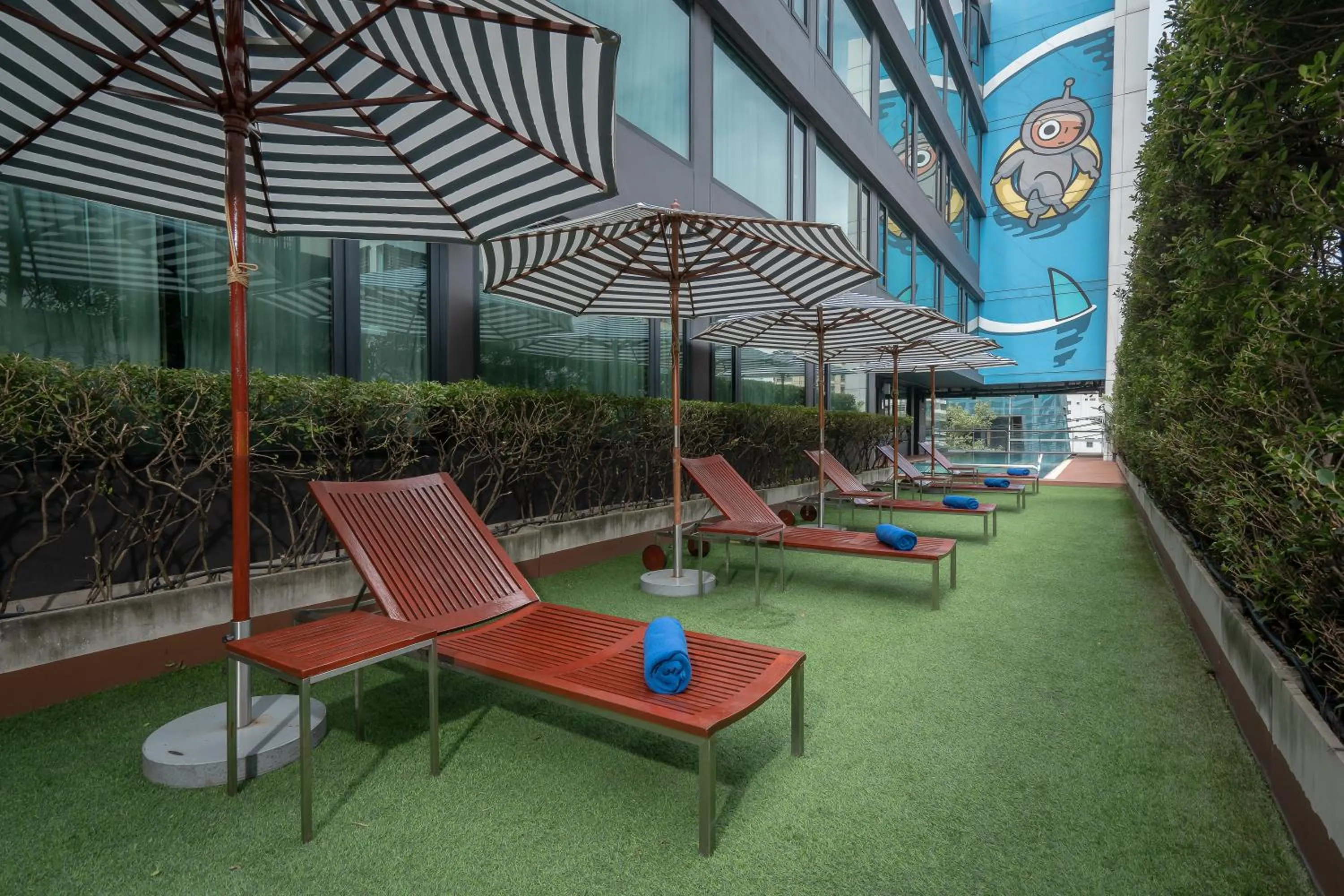 Seating area in VIC 3 Bangkok Hotel