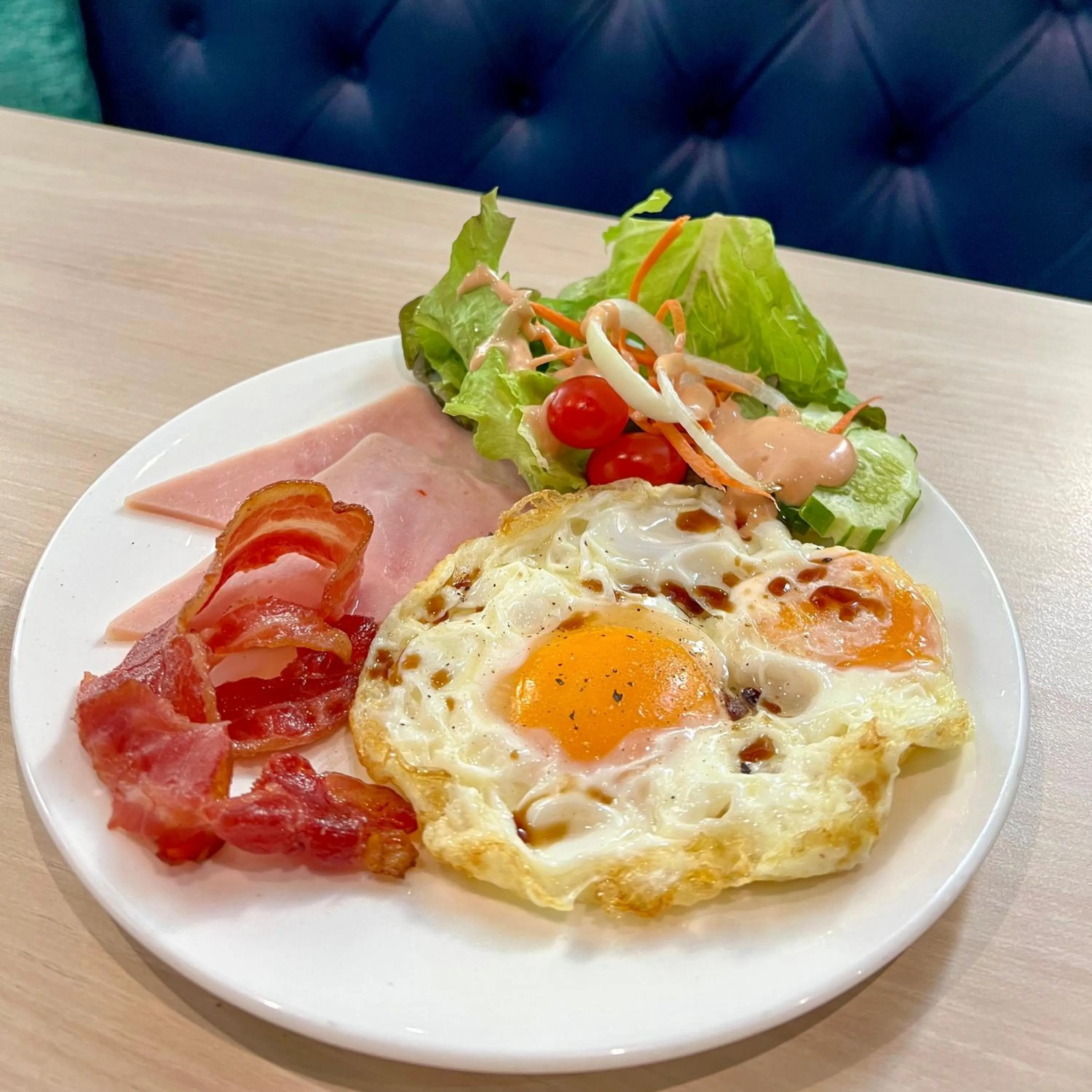 Breakfast in VIC 3 Bangkok Hotel