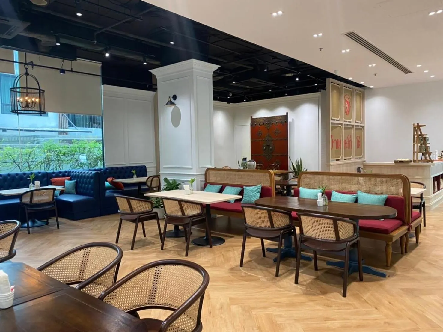 Restaurant/places to eat in VIC 3 Bangkok Hotel