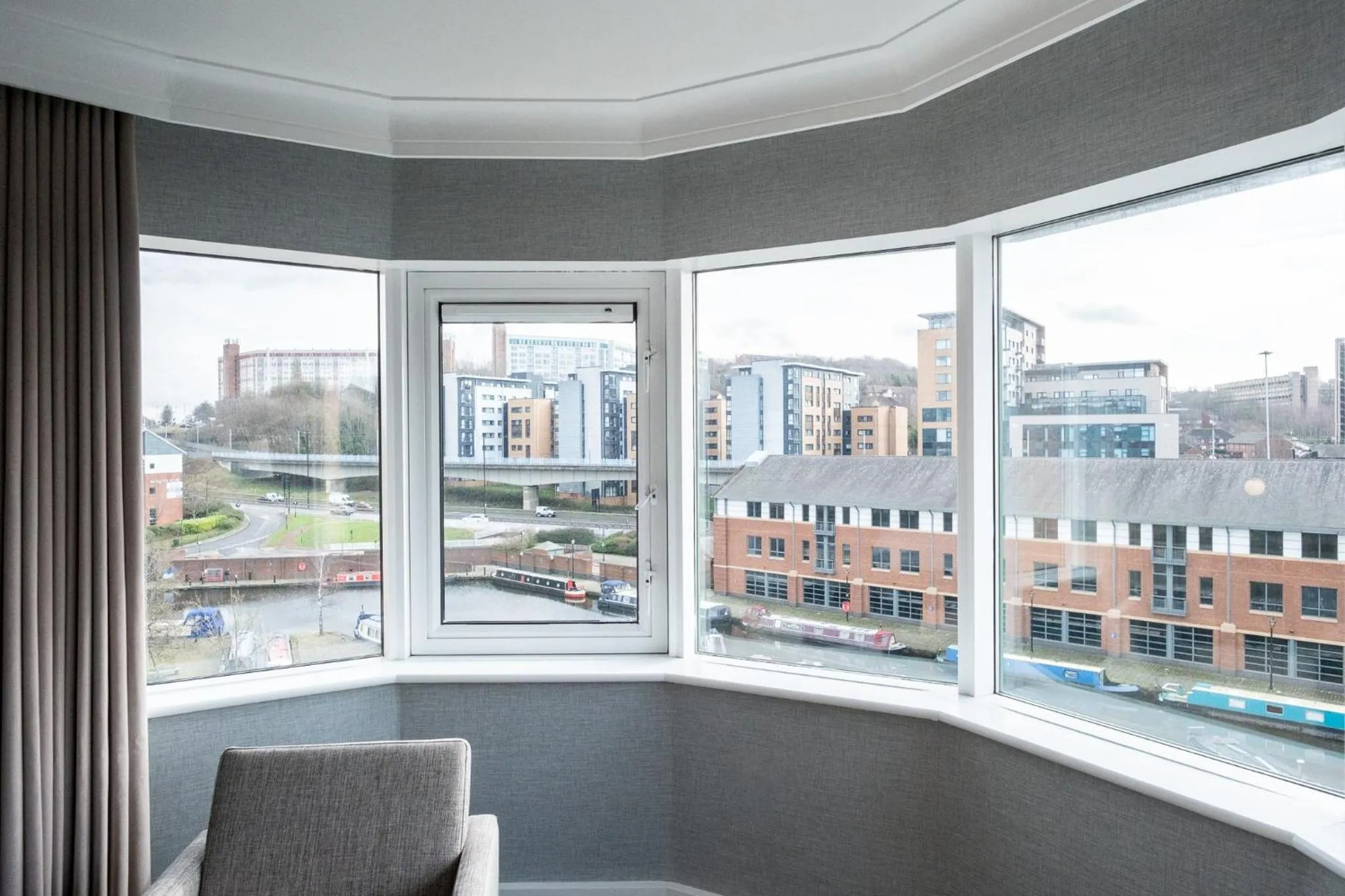 Photo of the whole room in Sandman Signature Sheffield Quays Hotel