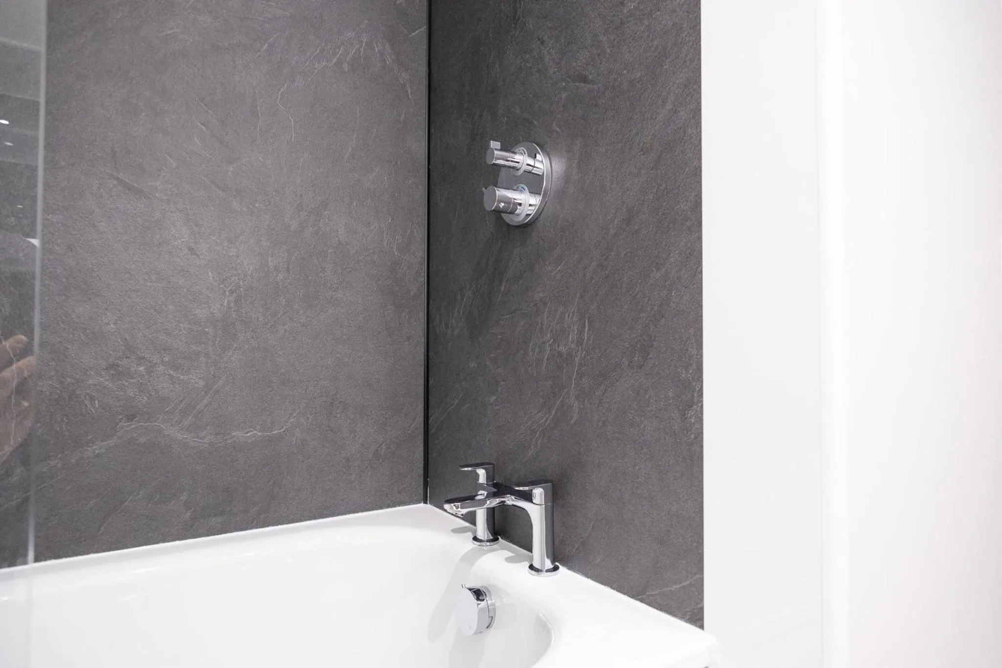 Photo of the whole room in Sandman Signature Sheffield Quays Hotel