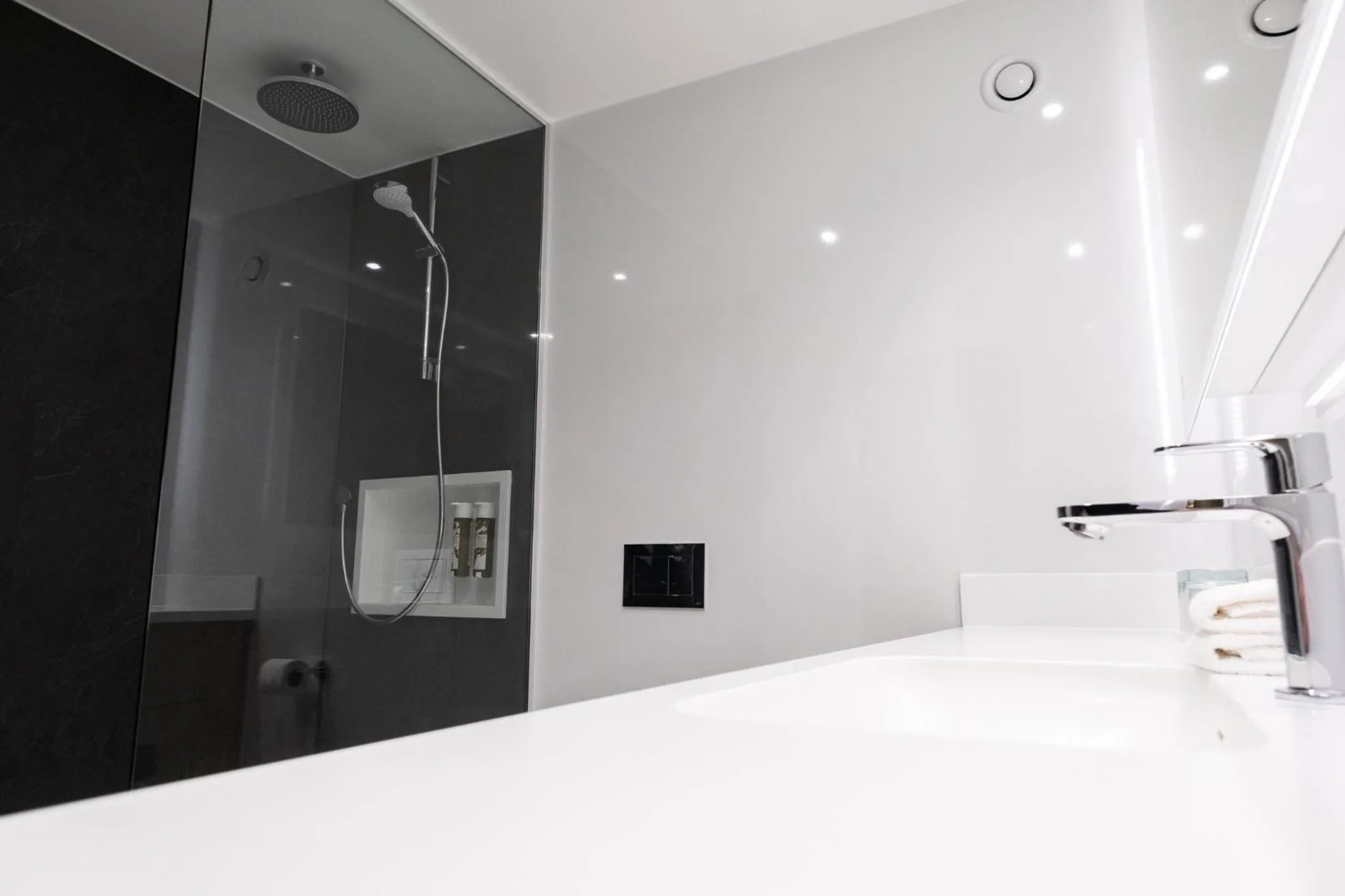 Bathroom in Sandman Signature Sheffield Quays Hotel