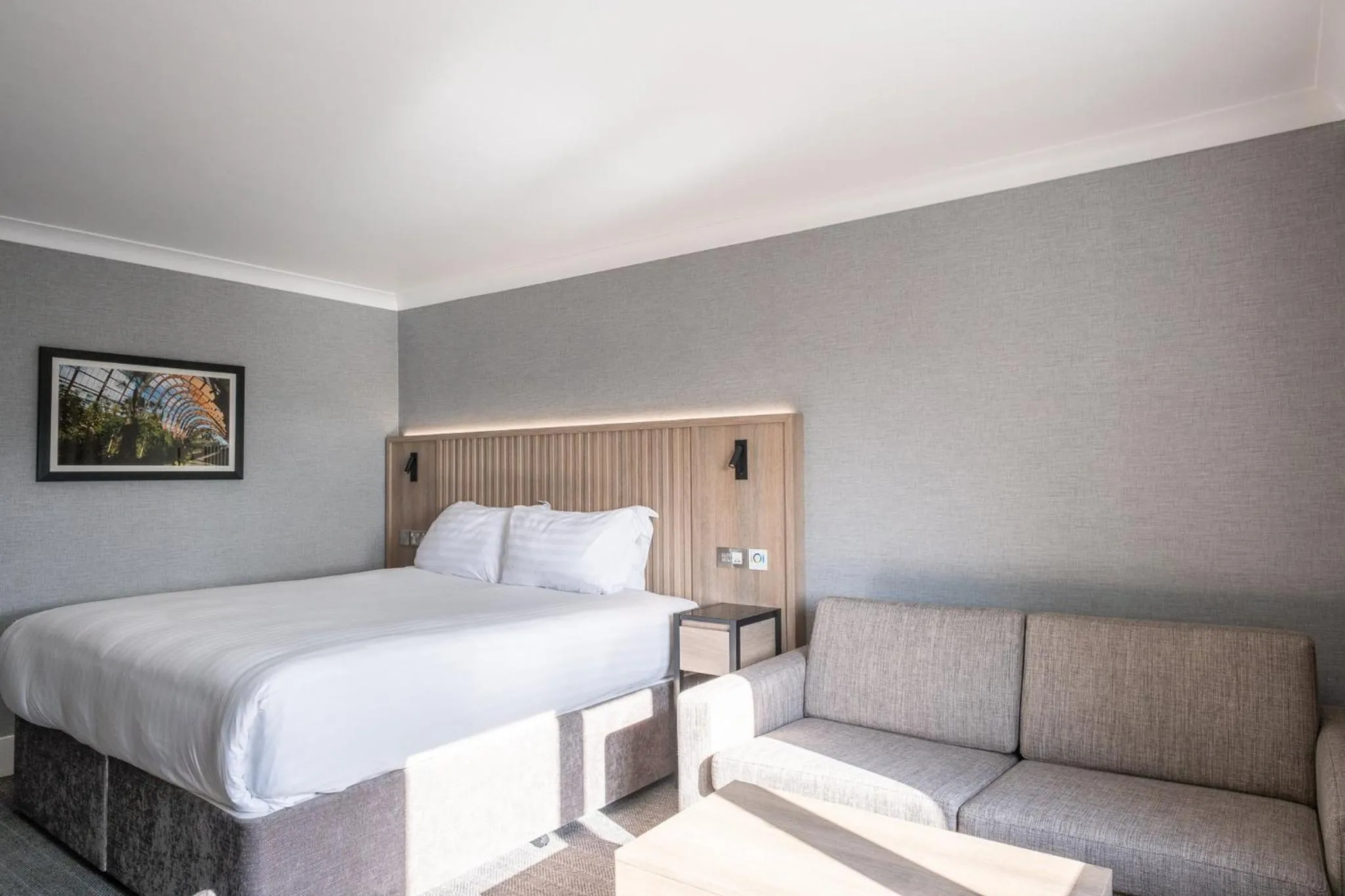 Photo of the whole room, Bed in Sandman Signature Sheffield Quays Hotel