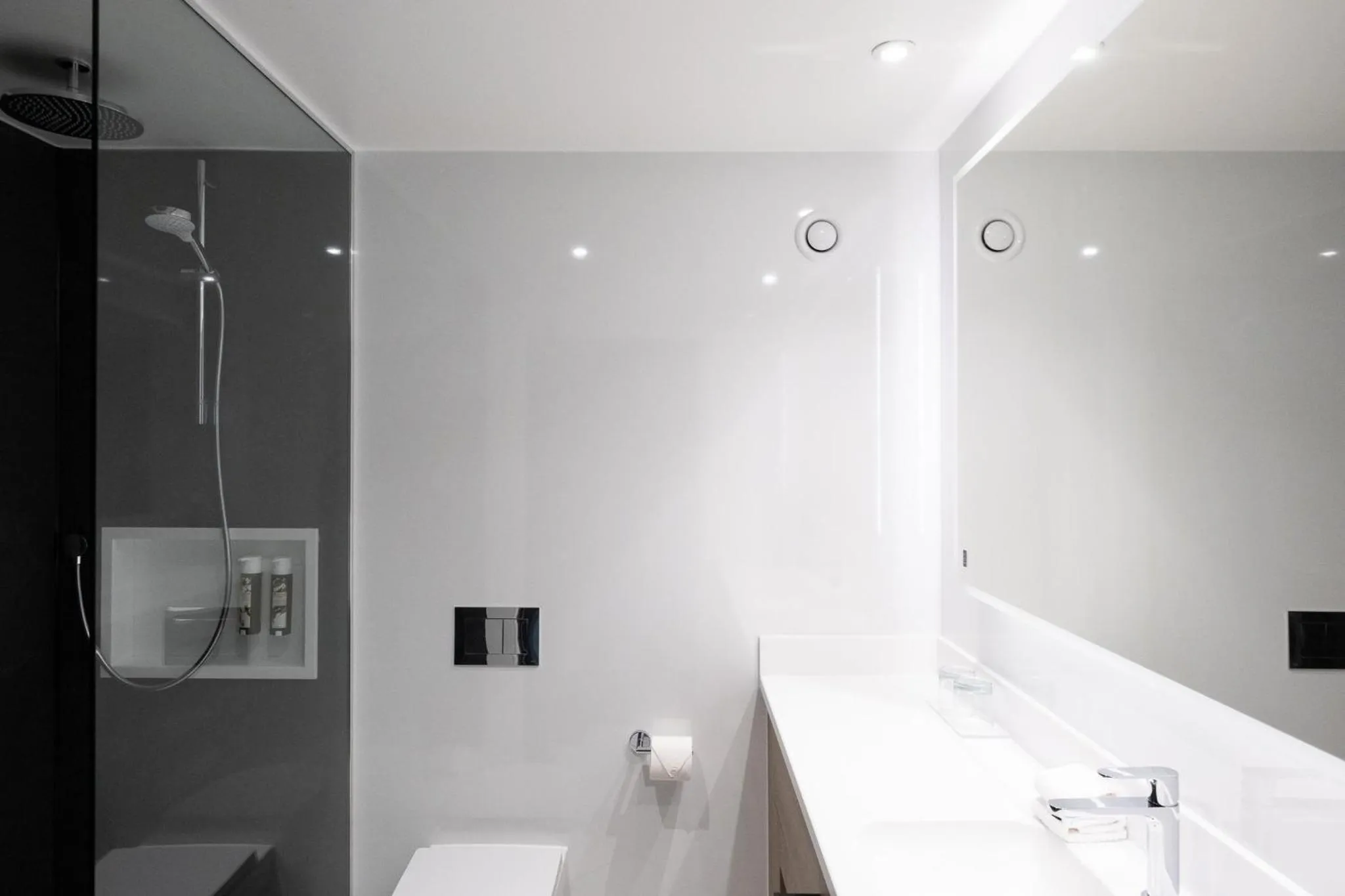 Bathroom in Sandman Signature Sheffield Quays Hotel