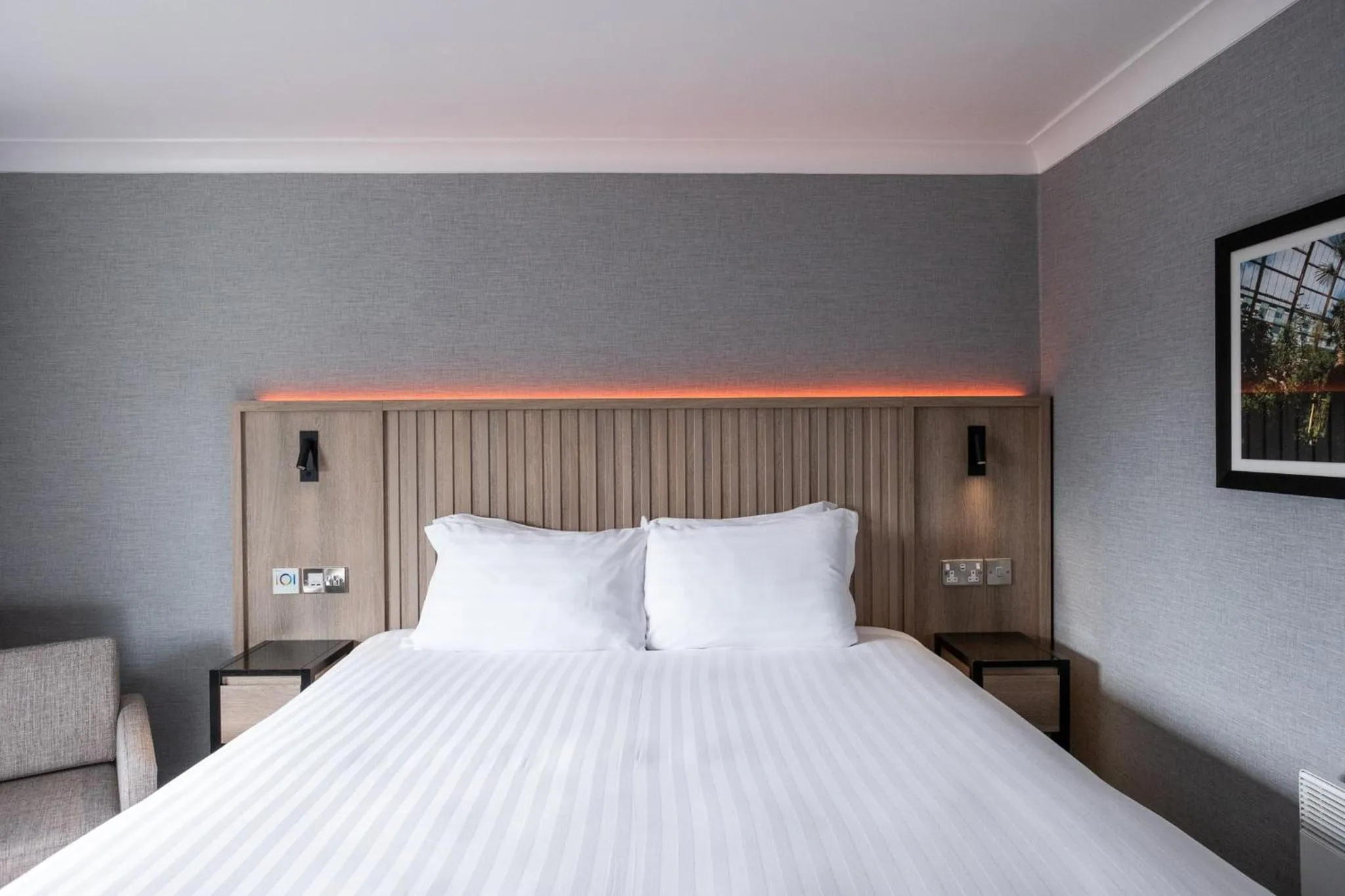 Photo of the whole room, Bed in Sandman Signature Sheffield Quays Hotel