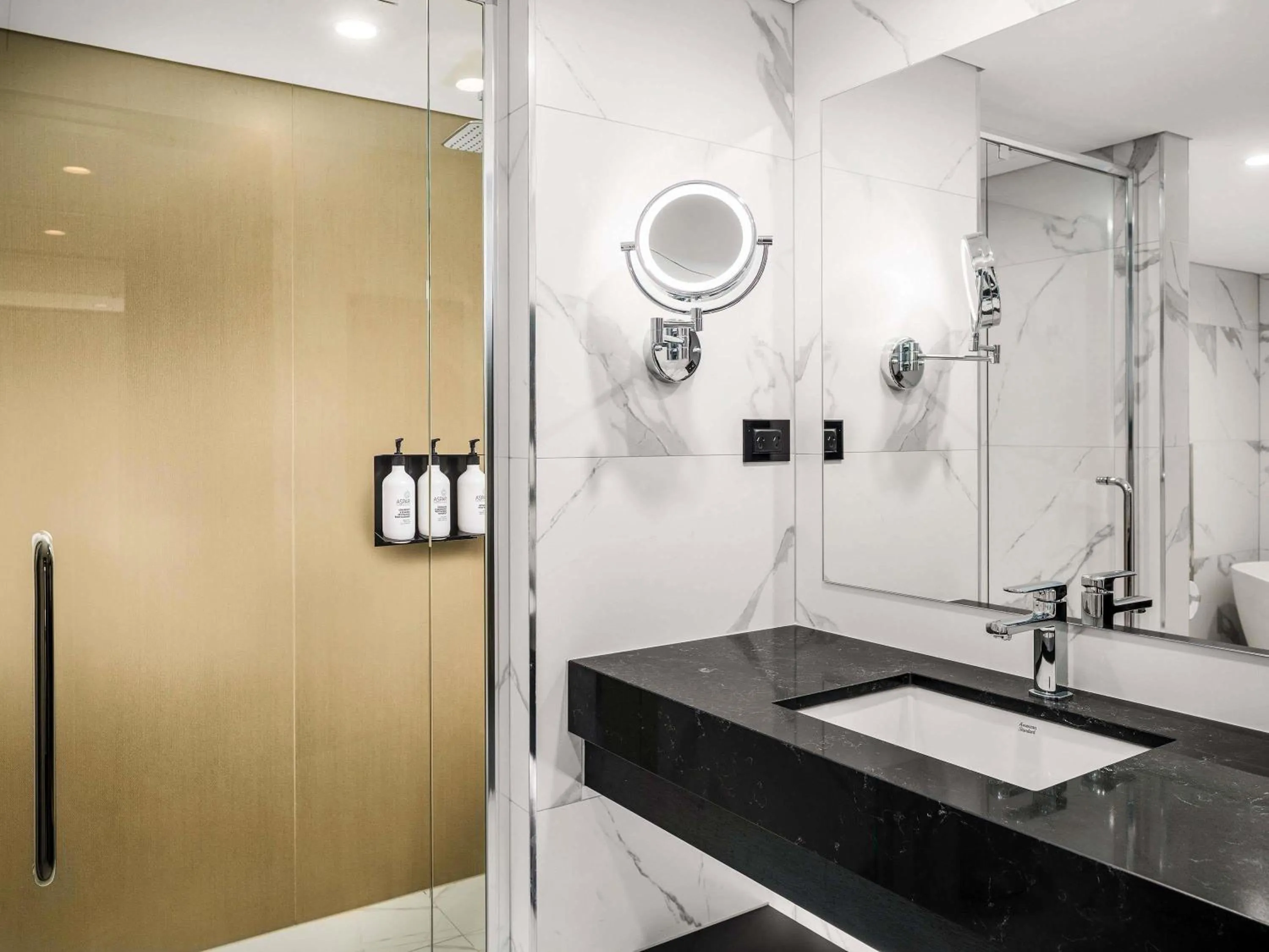 Bedroom in Pullman Melbourne City Centre