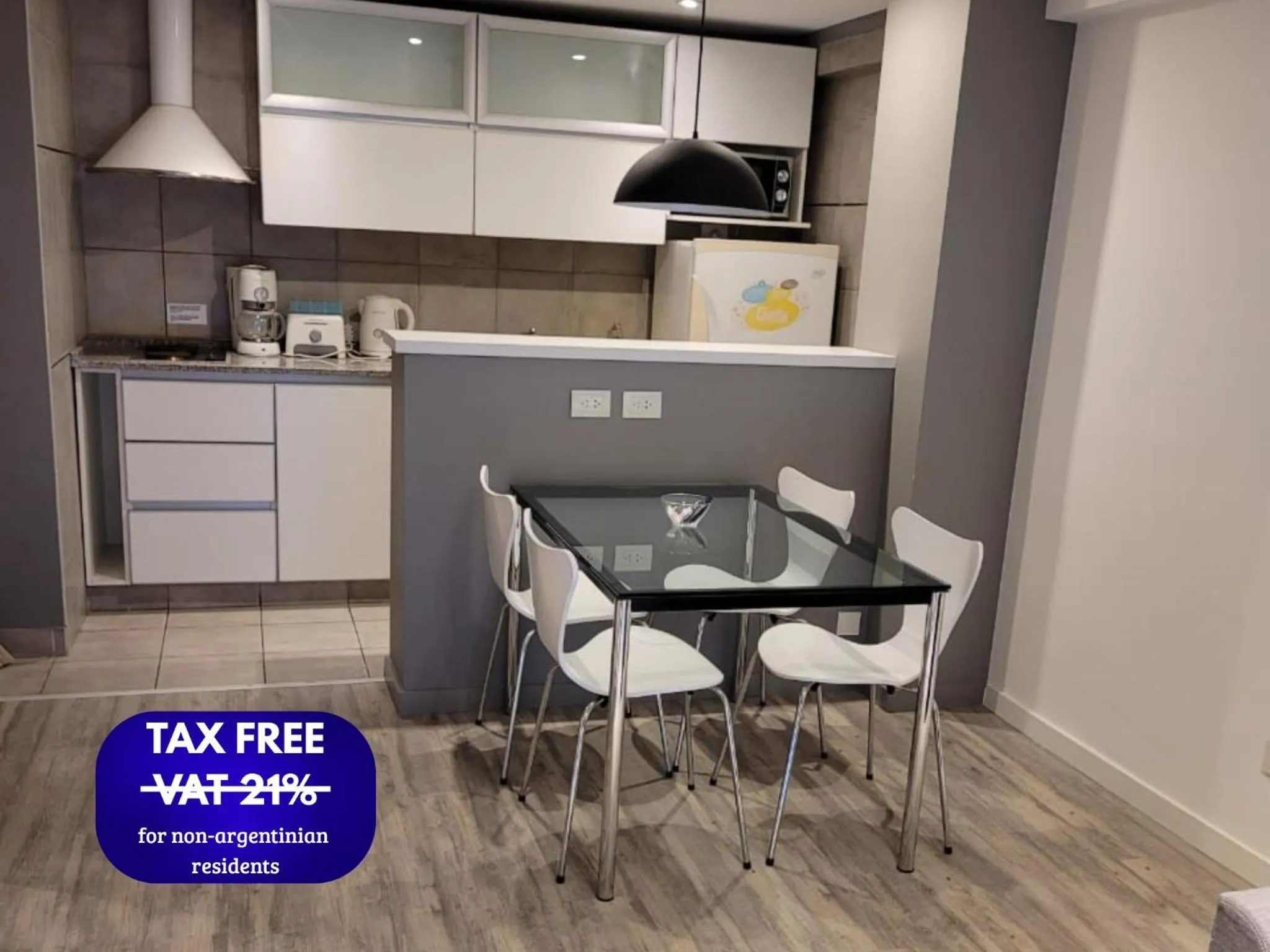 Kitchen or kitchenette in Color Botánico