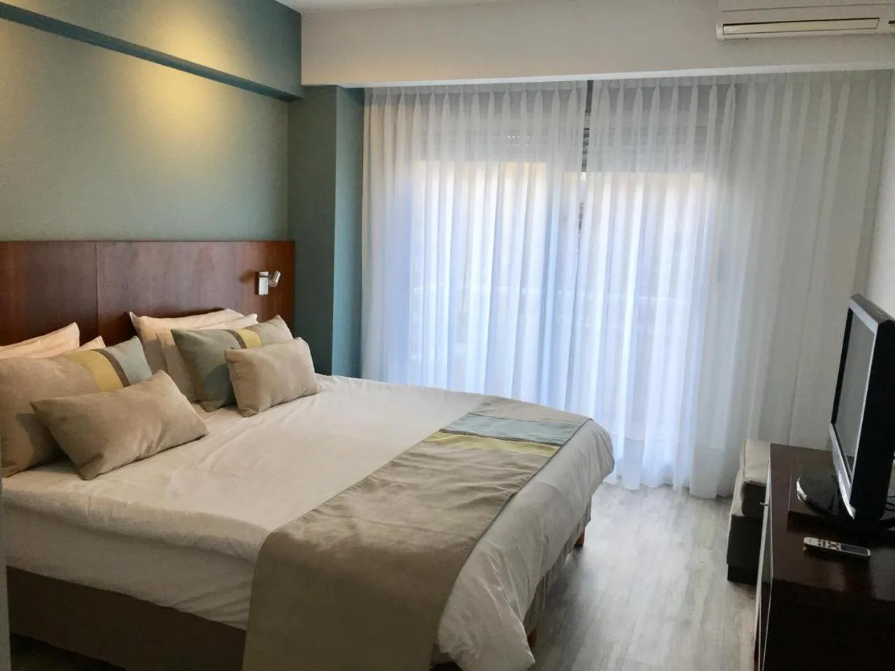 Communal lounge/ TV room, Bed in Color Botánico